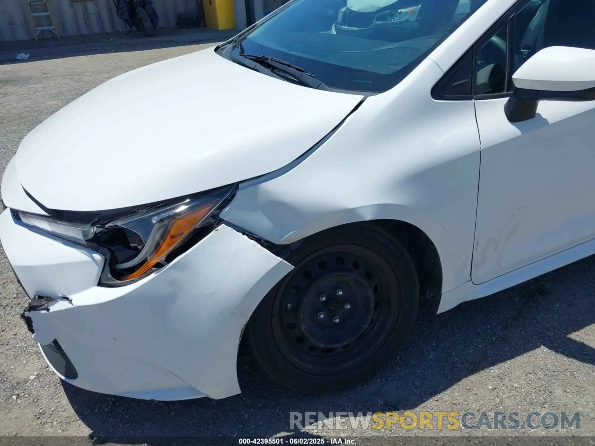 6 Photograph of a damaged car 5YFEPMAE4NP320194 TOYOTA COROLLA 2022
