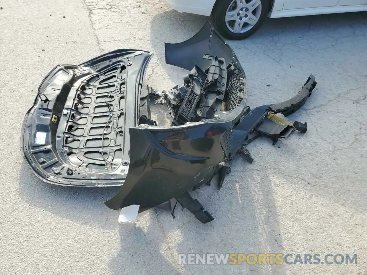 12 Photograph of a damaged car 5YFEPMAE4NP320308 TOYOTA COROLLA 2022