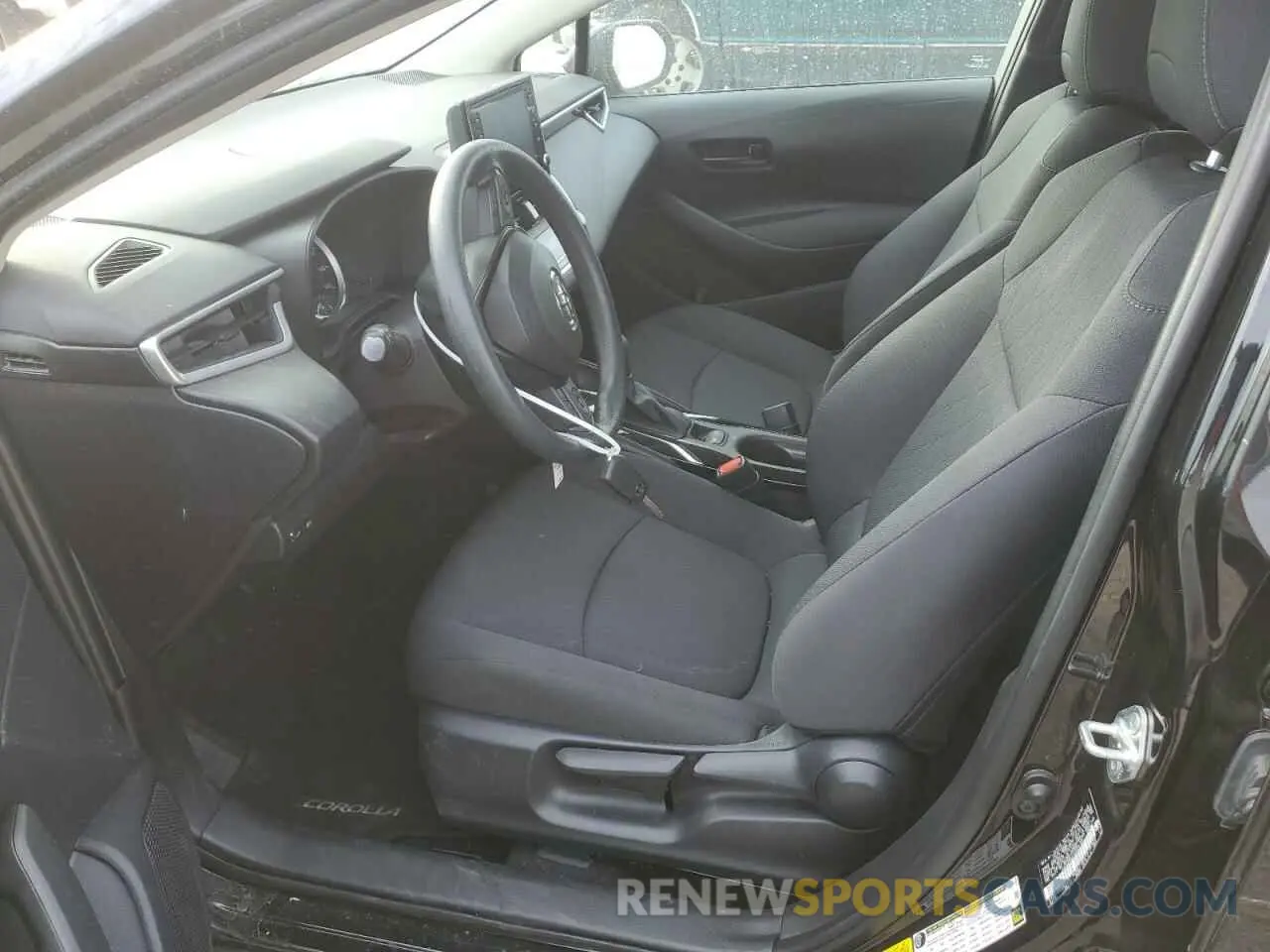 7 Photograph of a damaged car 5YFEPMAE4NP336704 TOYOTA COROLLA 2022