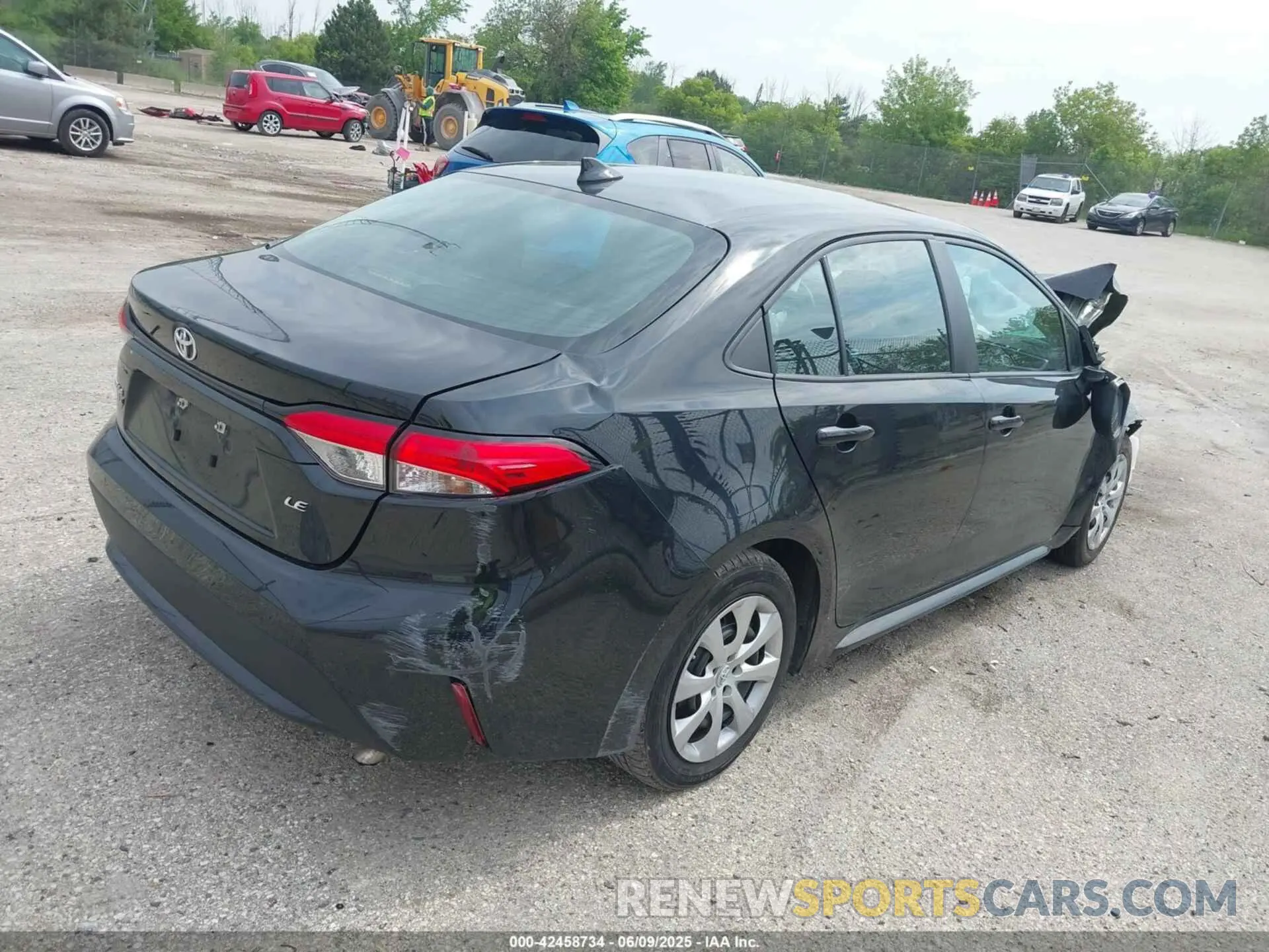 4 Photograph of a damaged car 5YFEPMAE4NP351462 TOYOTA COROLLA 2022