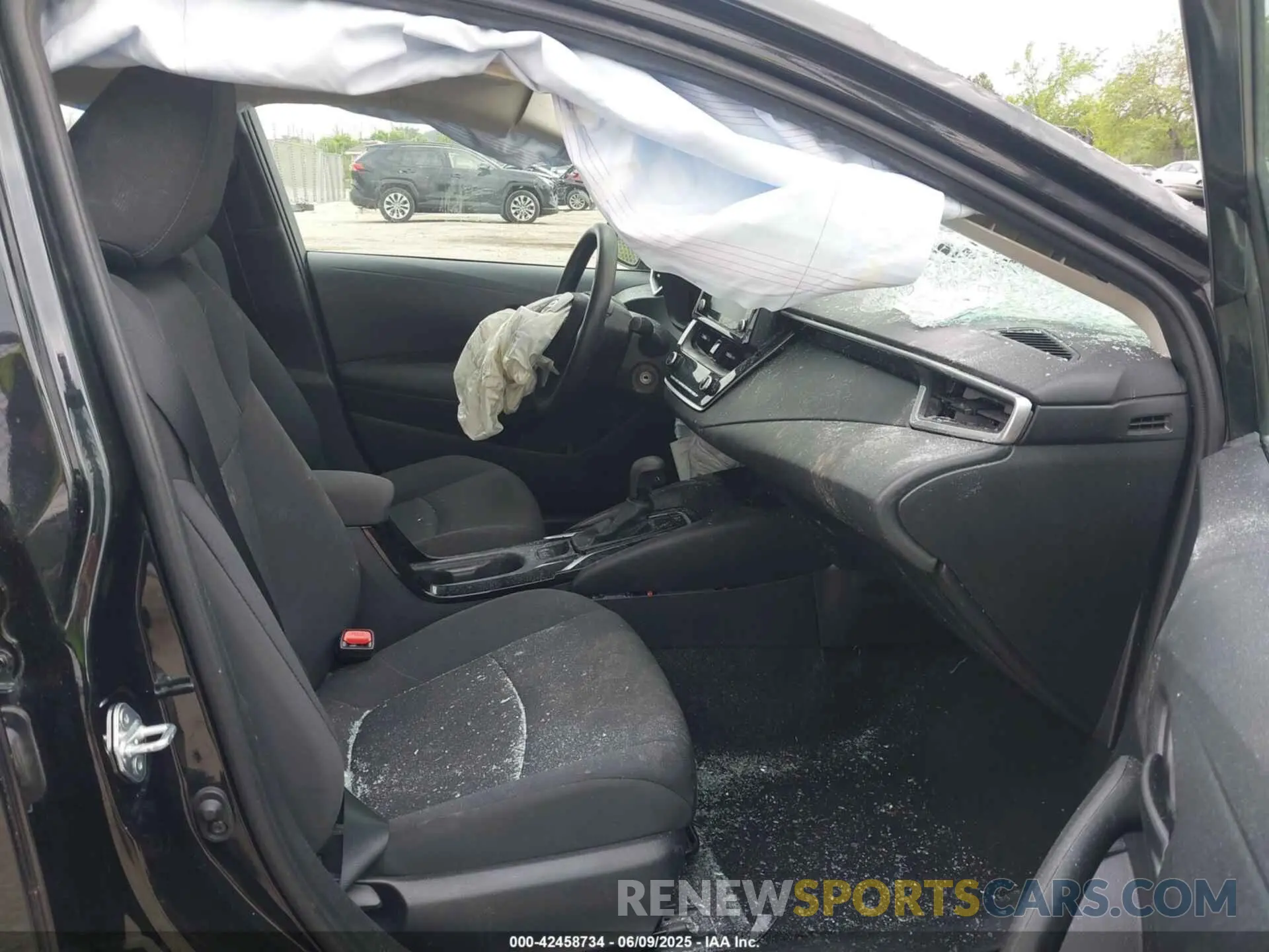 5 Photograph of a damaged car 5YFEPMAE4NP351462 TOYOTA COROLLA 2022