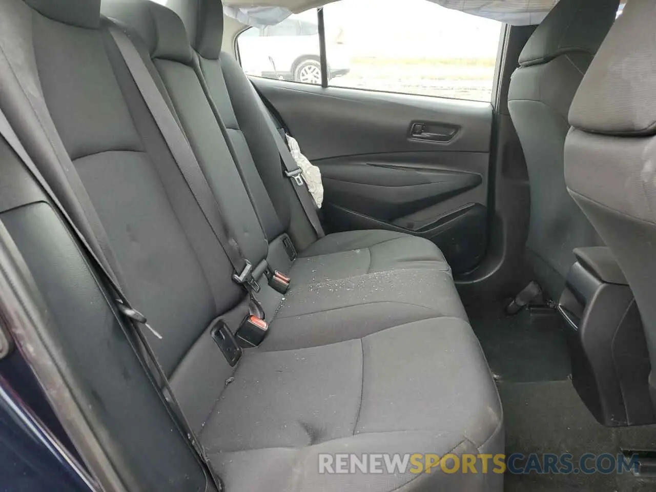 10 Photograph of a damaged car 5YFEPMAE4NP357018 TOYOTA COROLLA 2022