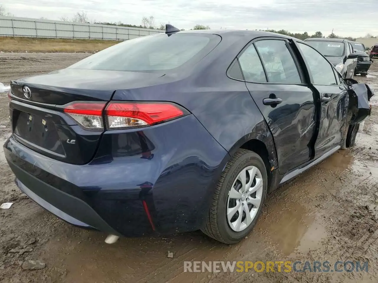 3 Photograph of a damaged car 5YFEPMAE4NP357018 TOYOTA COROLLA 2022