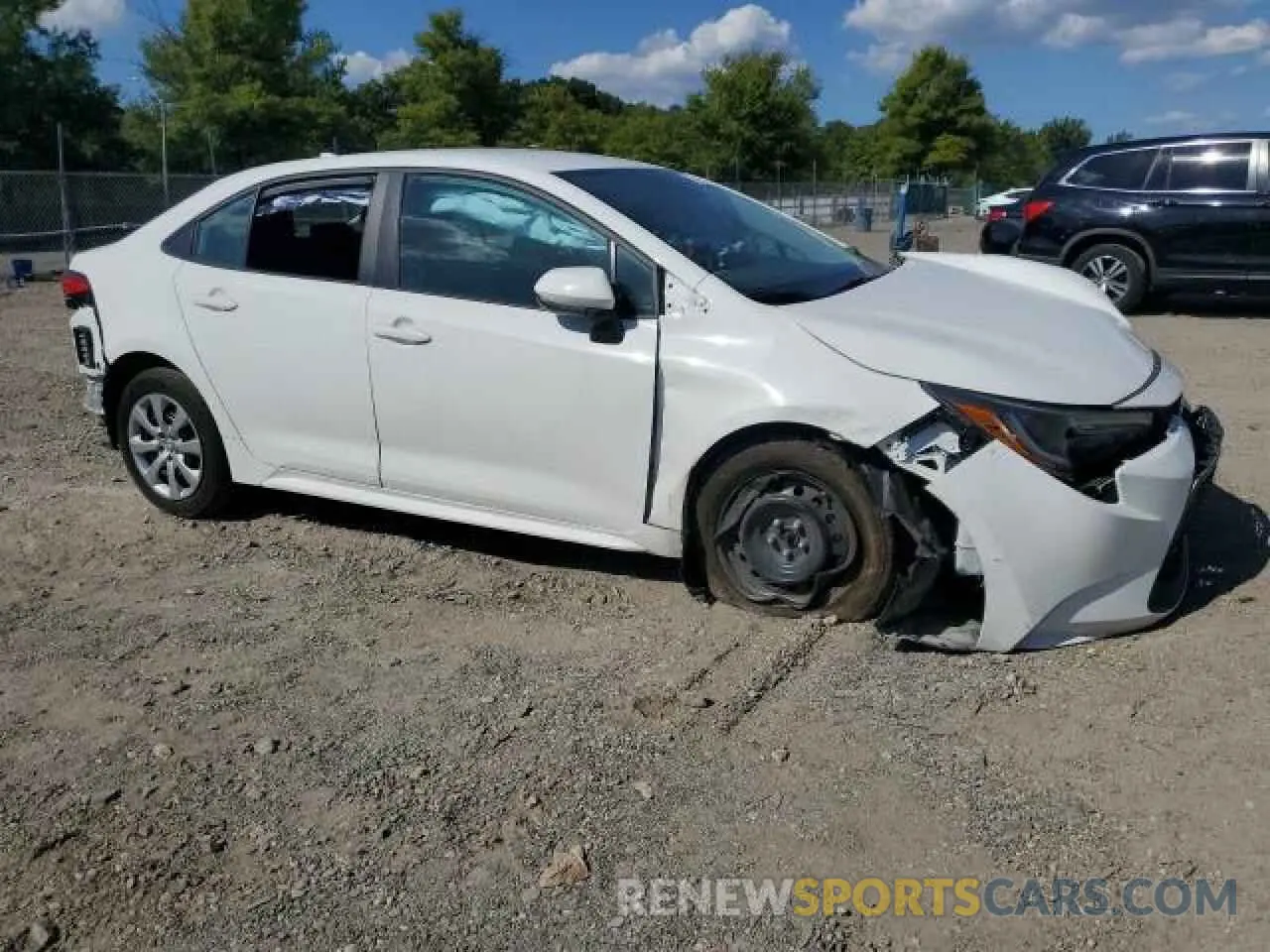 4 Photograph of a damaged car 5YFEPMAE4NP363997 TOYOTA COROLLA 2022