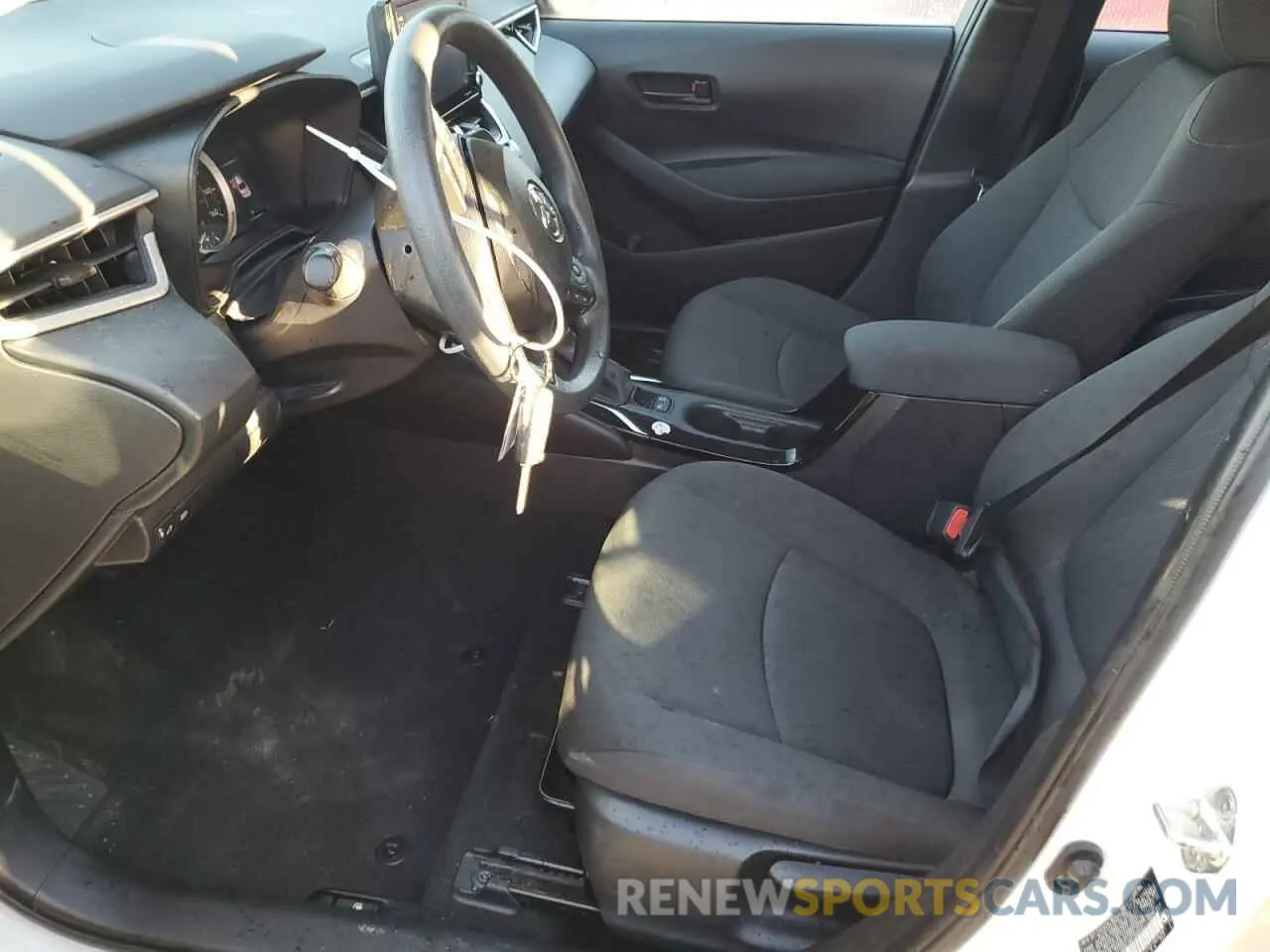 7 Photograph of a damaged car 5YFEPMAE4NP368049 TOYOTA COROLLA 2022