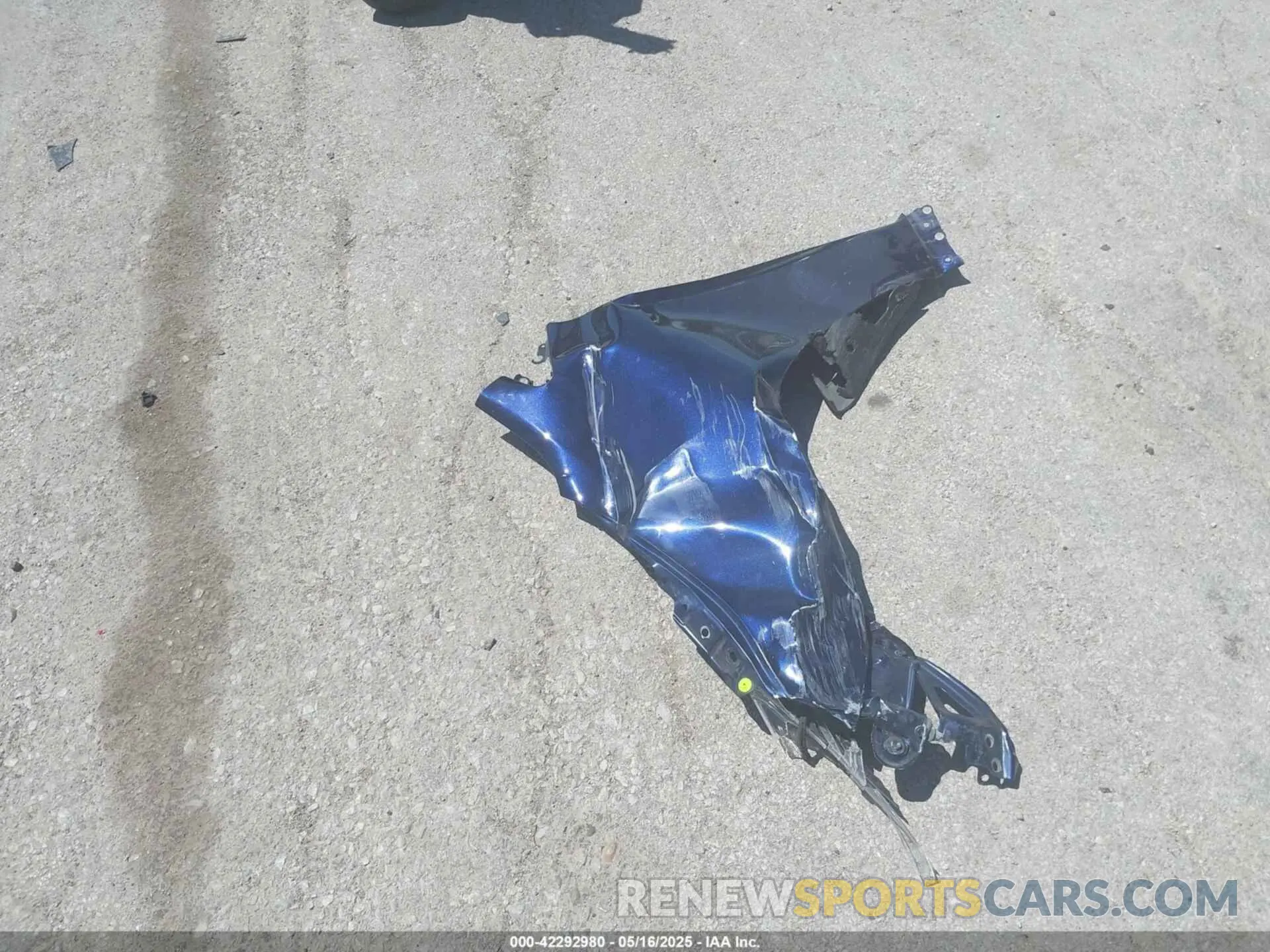 12 Photograph of a damaged car 5YFEPMAE4NP372263 TOYOTA COROLLA 2022