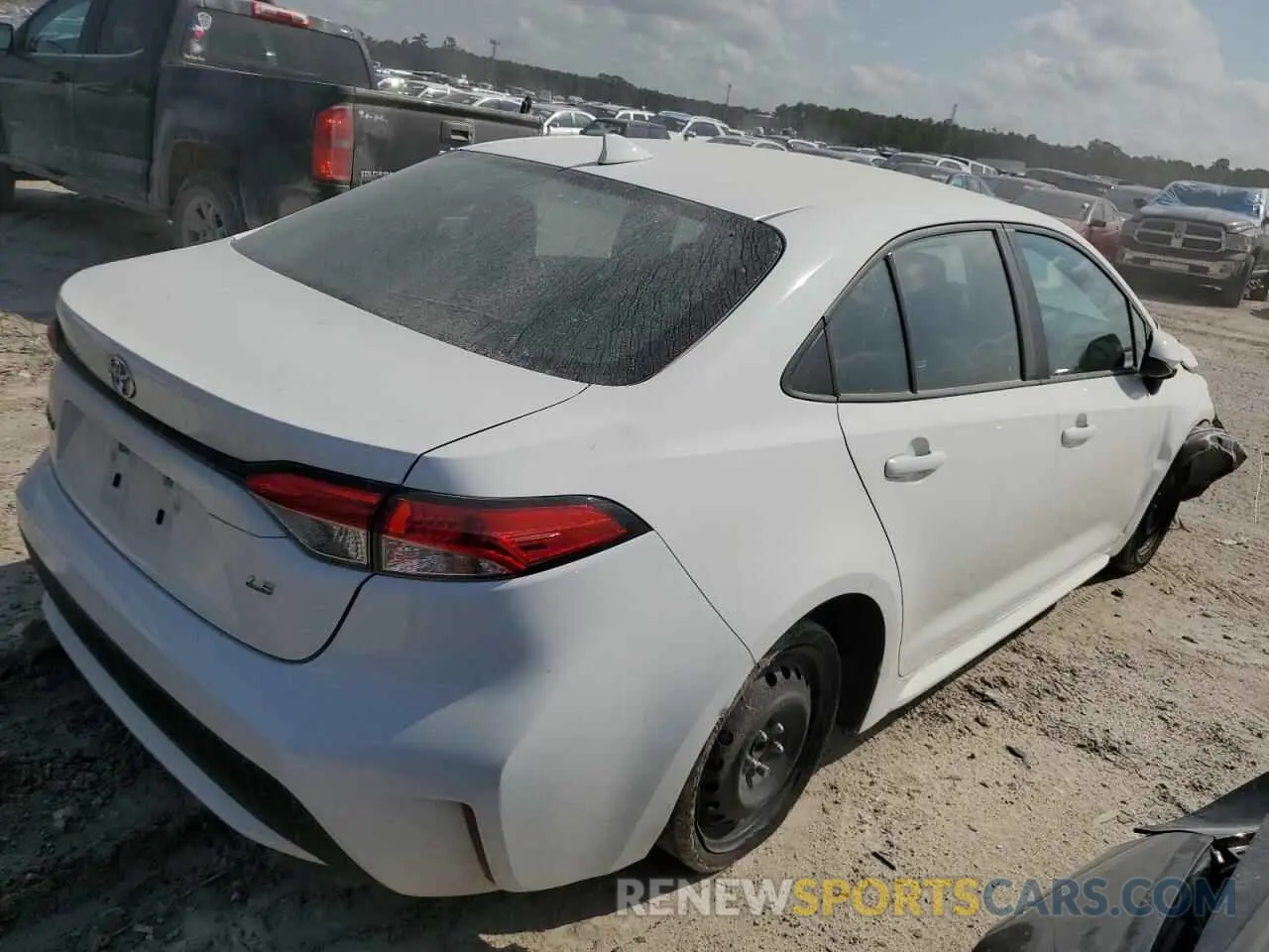 3 Photograph of a damaged car 5YFEPMAE4NP374241 TOYOTA COROLLA 2022