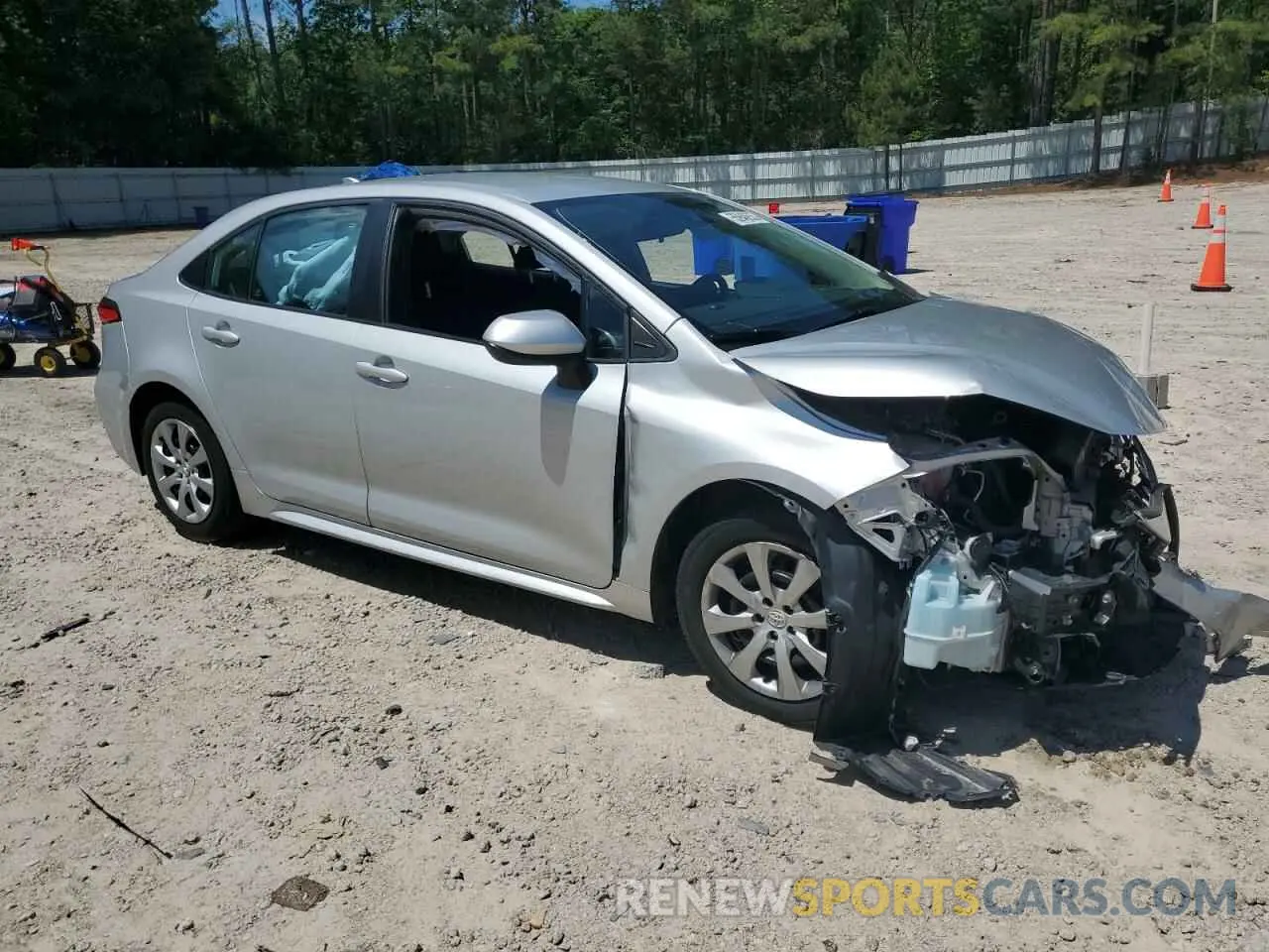 4 Photograph of a damaged car 5YFEPMAE4NP384719 TOYOTA COROLLA 2022