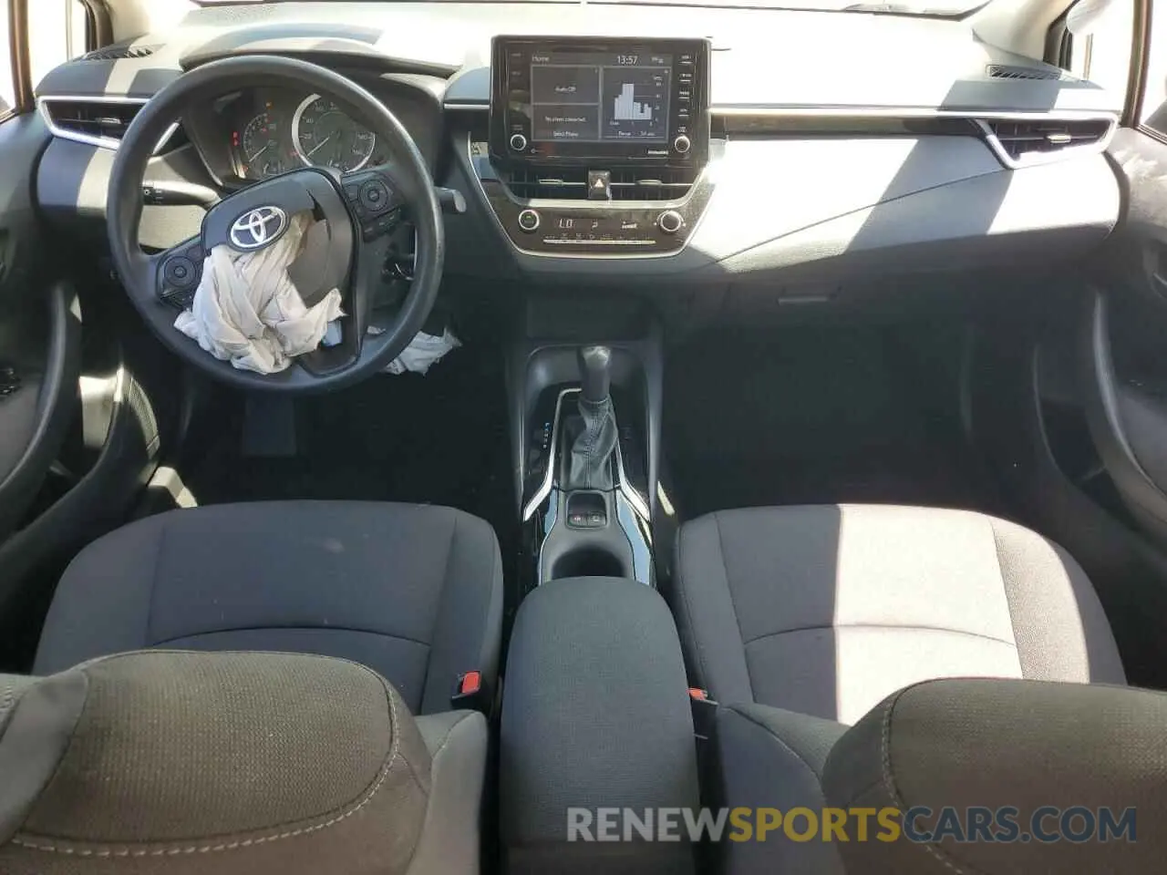 8 Photograph of a damaged car 5YFEPMAE4NP384719 TOYOTA COROLLA 2022