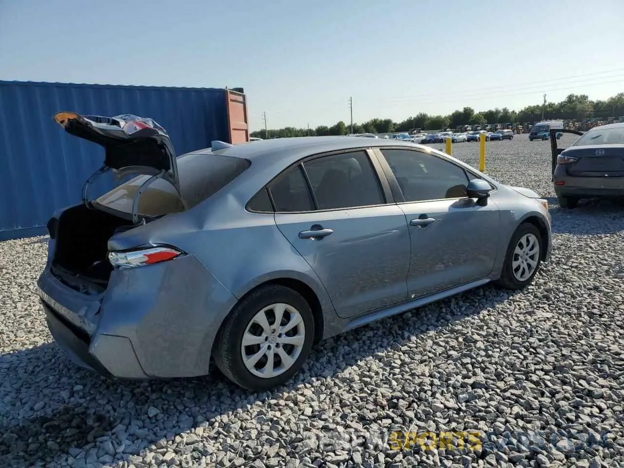 3 Photograph of a damaged car 5YFEPMAE4NP386857 TOYOTA COROLLA 2022