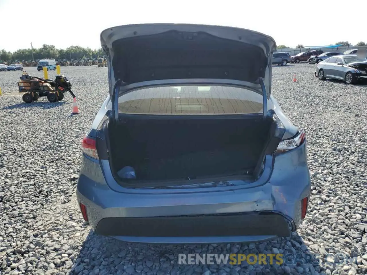 6 Photograph of a damaged car 5YFEPMAE4NP386857 TOYOTA COROLLA 2022