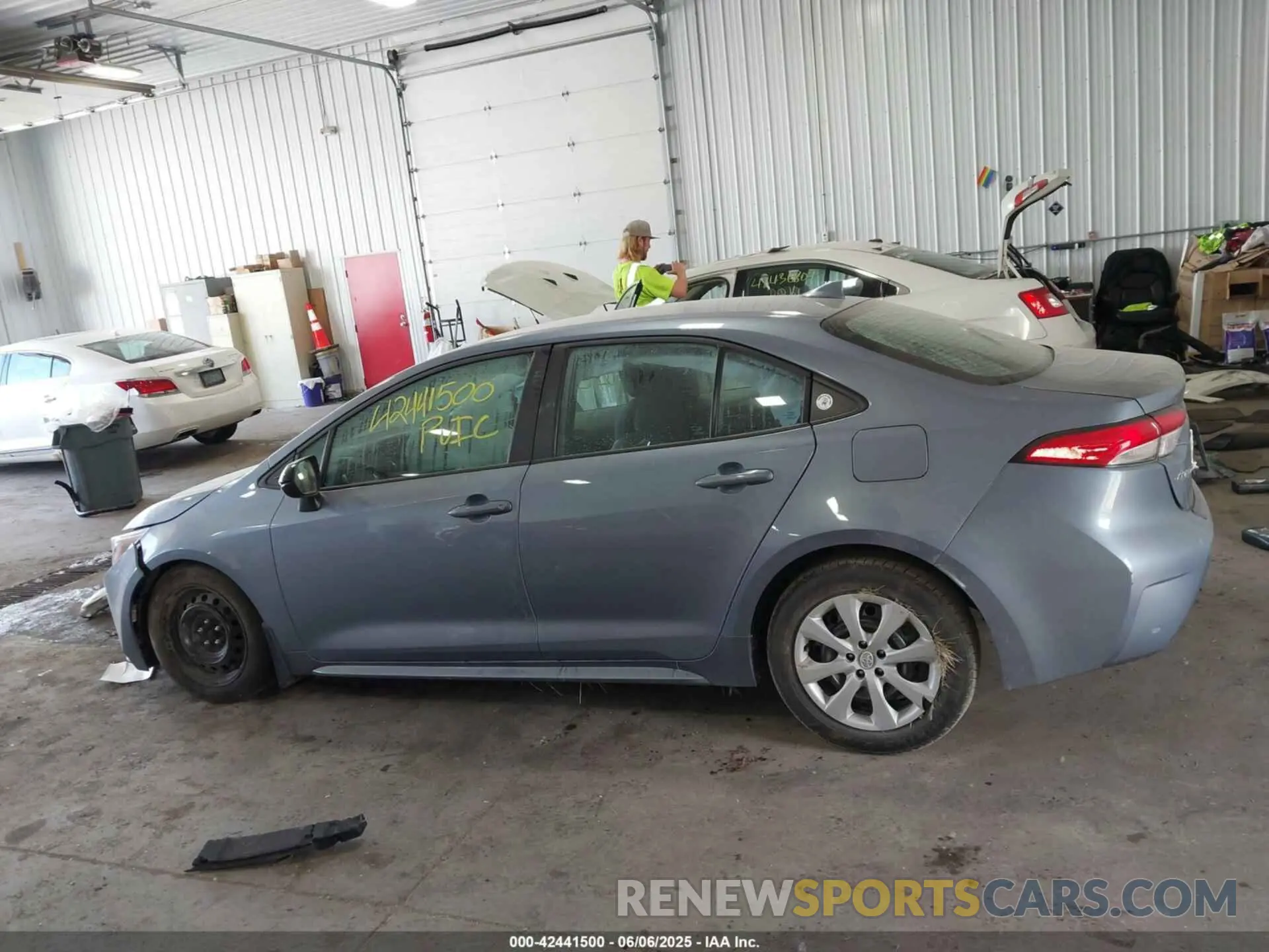 14 Photograph of a damaged car 5YFEPMAE4NP388589 TOYOTA COROLLA 2022