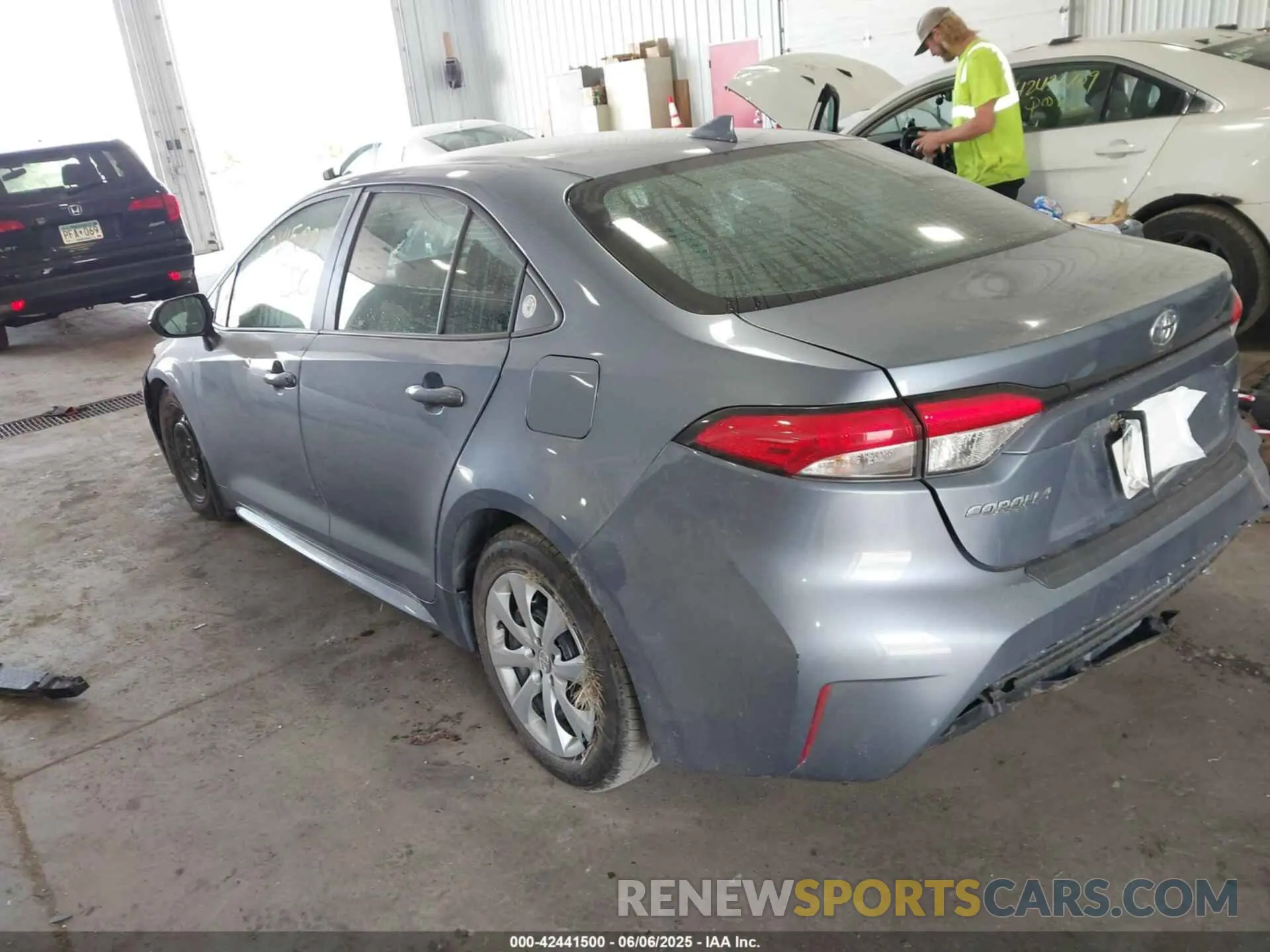 3 Photograph of a damaged car 5YFEPMAE4NP388589 TOYOTA COROLLA 2022