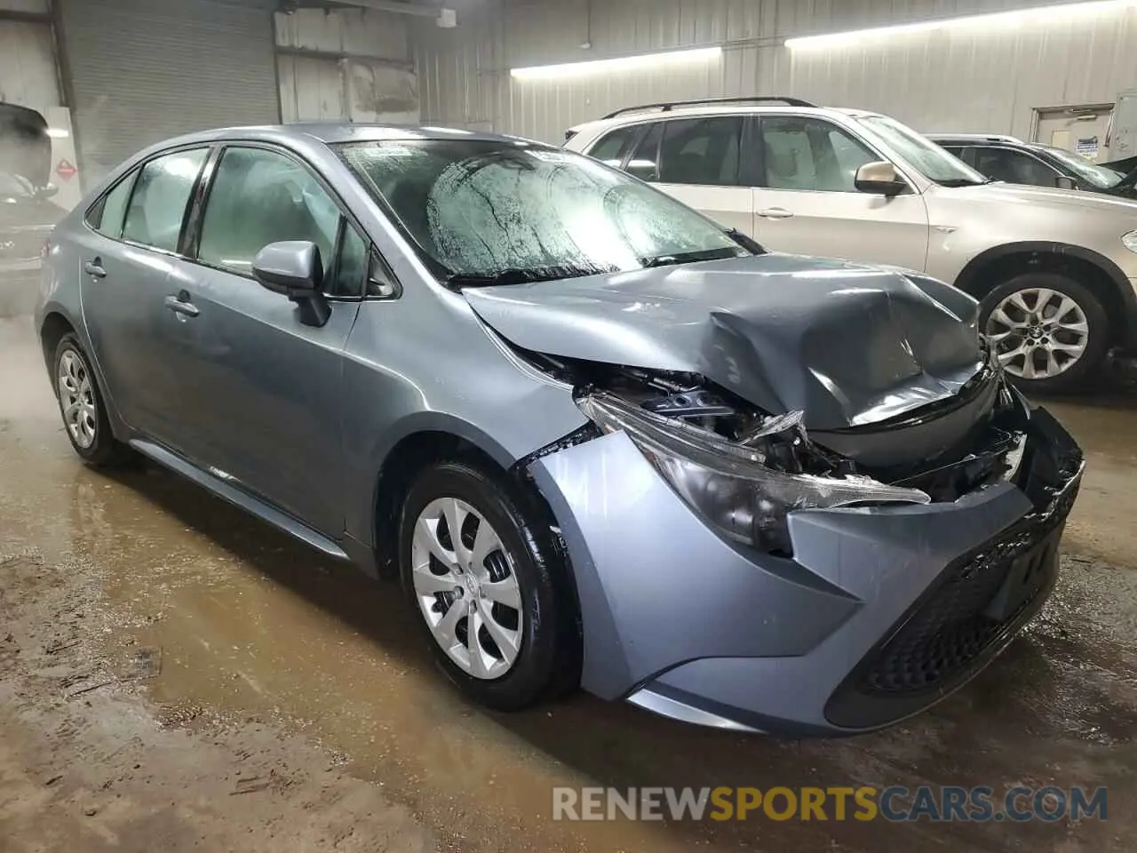 4 Photograph of a damaged car 5YFEPMAE5NP279722 TOYOTA COROLLA 2022