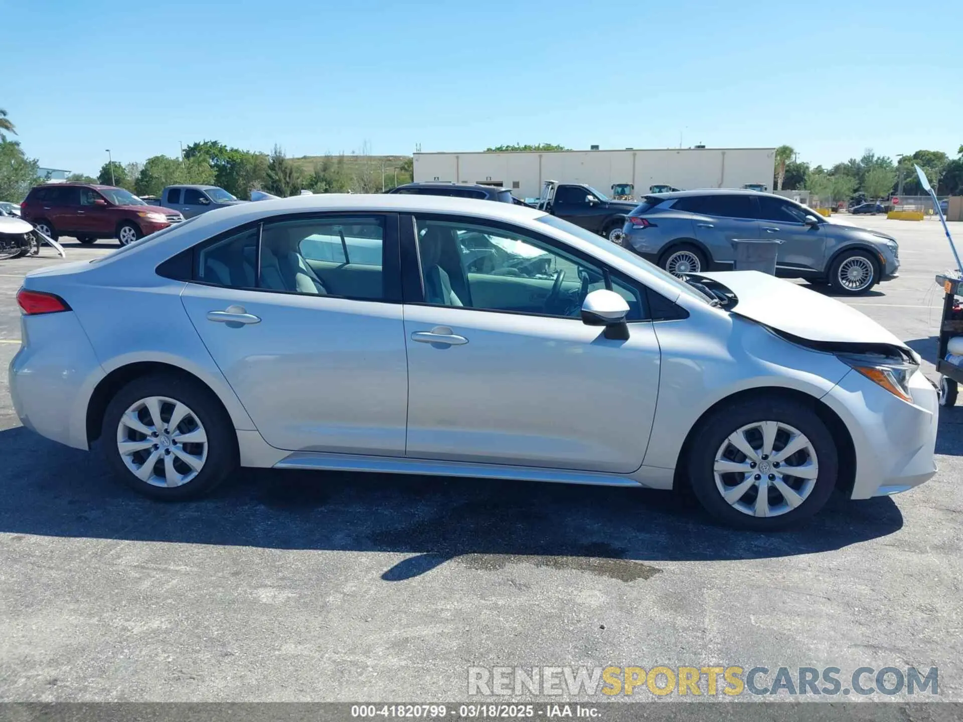 13 Photograph of a damaged car 5YFEPMAE5NP292471 TOYOTA COROLLA 2022