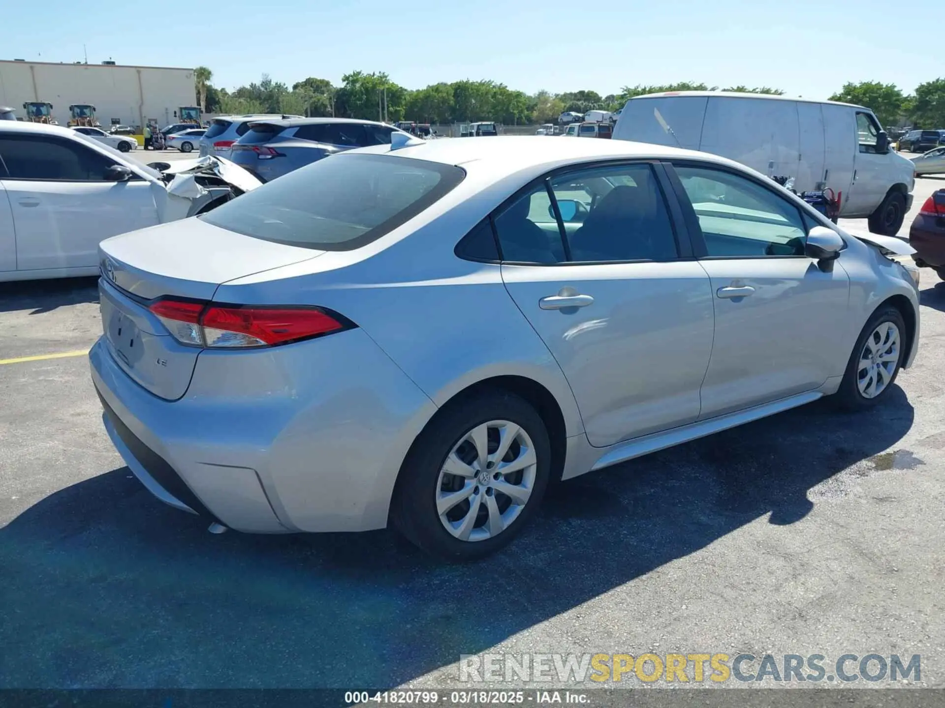 4 Photograph of a damaged car 5YFEPMAE5NP292471 TOYOTA COROLLA 2022
