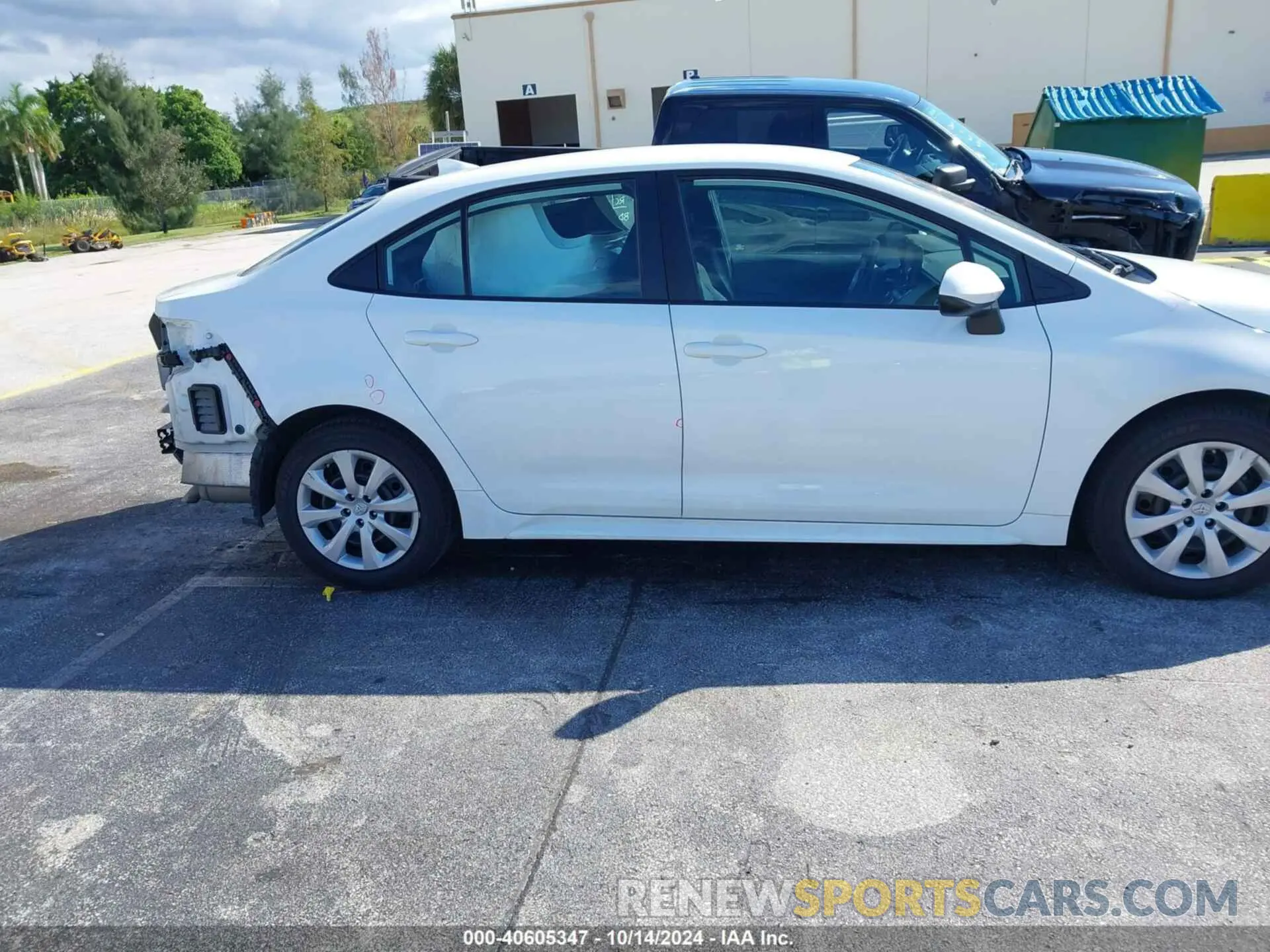 14 Photograph of a damaged car 5YFEPMAE5NP296035 TOYOTA COROLLA 2022