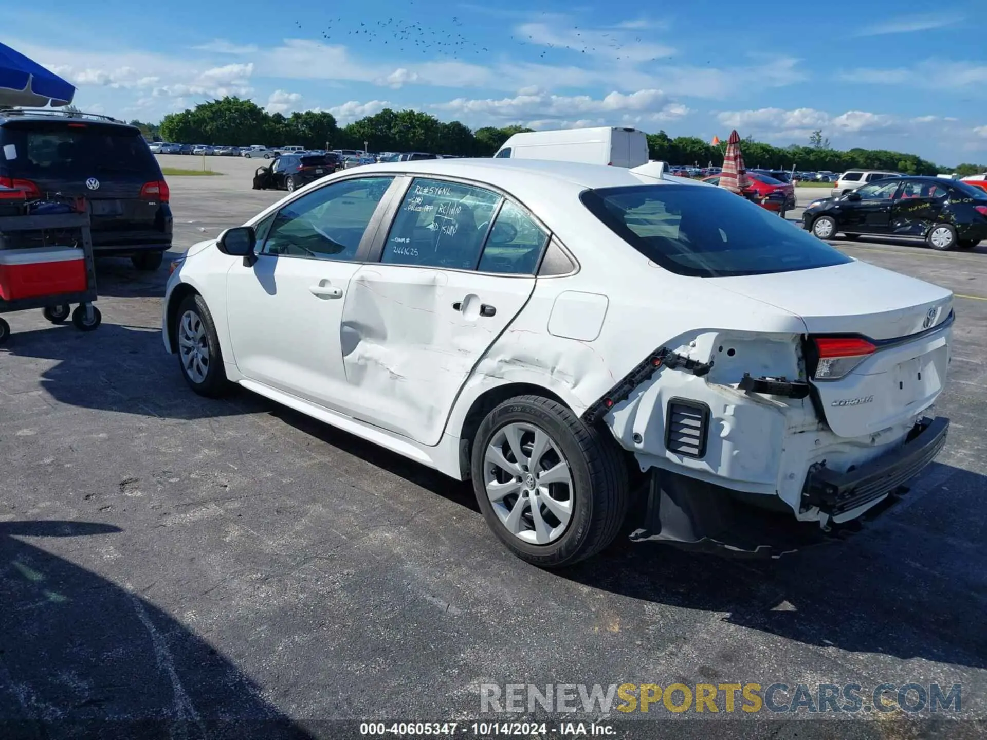 3 Photograph of a damaged car 5YFEPMAE5NP296035 TOYOTA COROLLA 2022