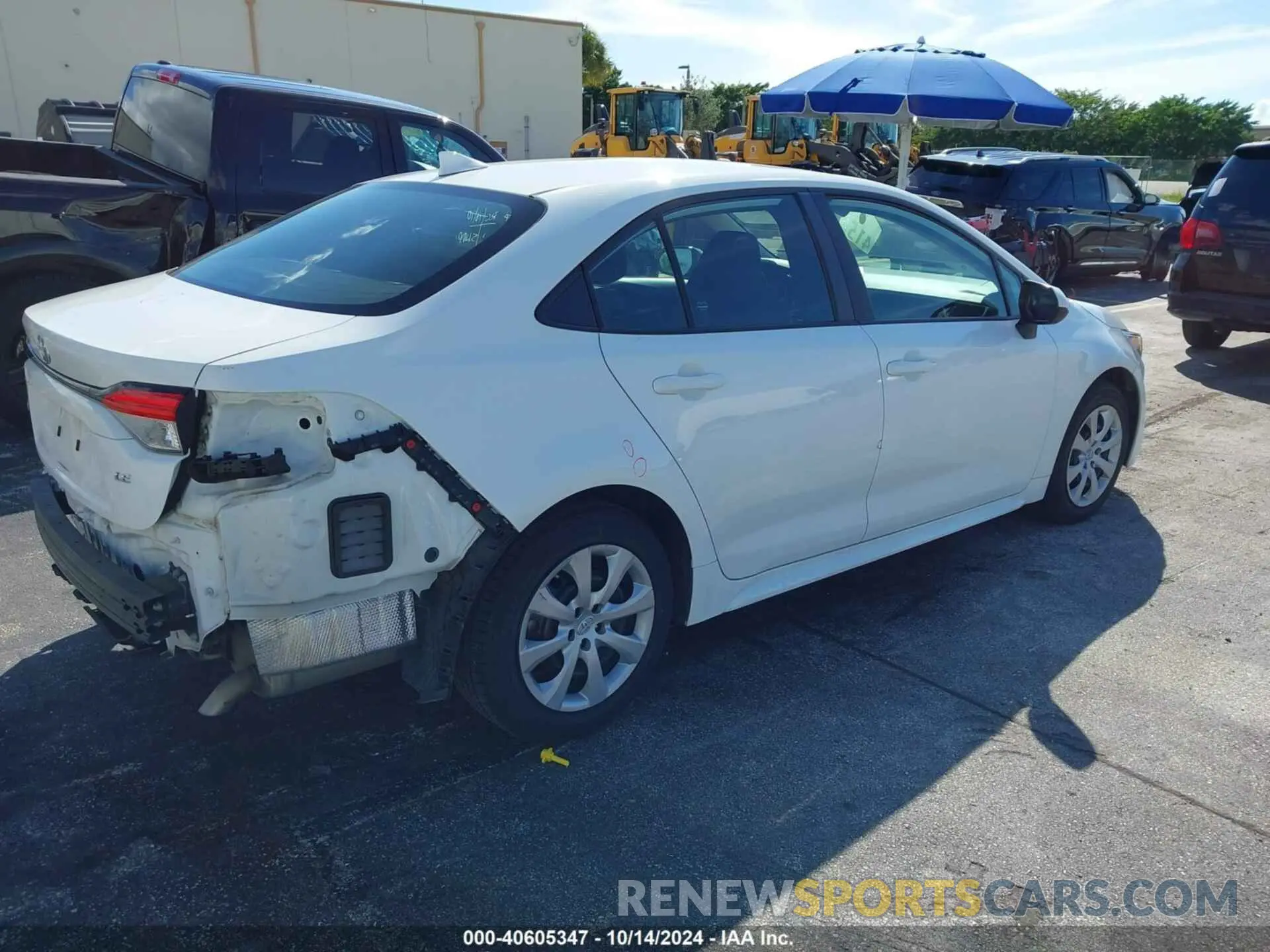 4 Photograph of a damaged car 5YFEPMAE5NP296035 TOYOTA COROLLA 2022