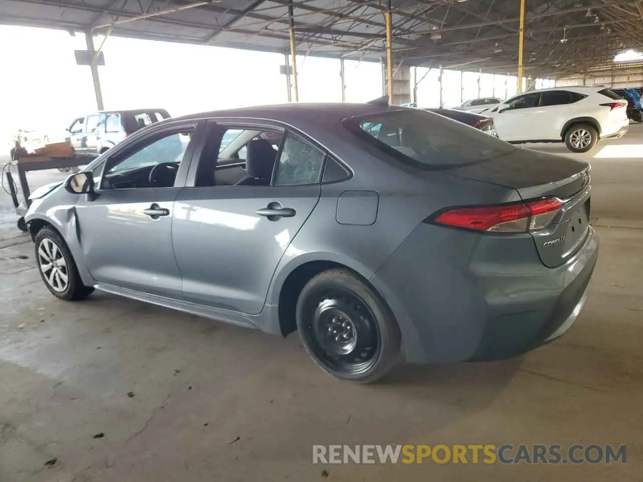 2 Photograph of a damaged car 5YFEPMAE5NP301315 TOYOTA COROLLA 2022