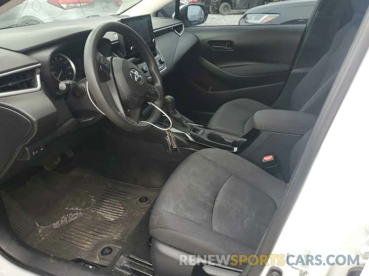 7 Photograph of a damaged car 5YFEPMAE5NP301976 TOYOTA COROLLA 2022