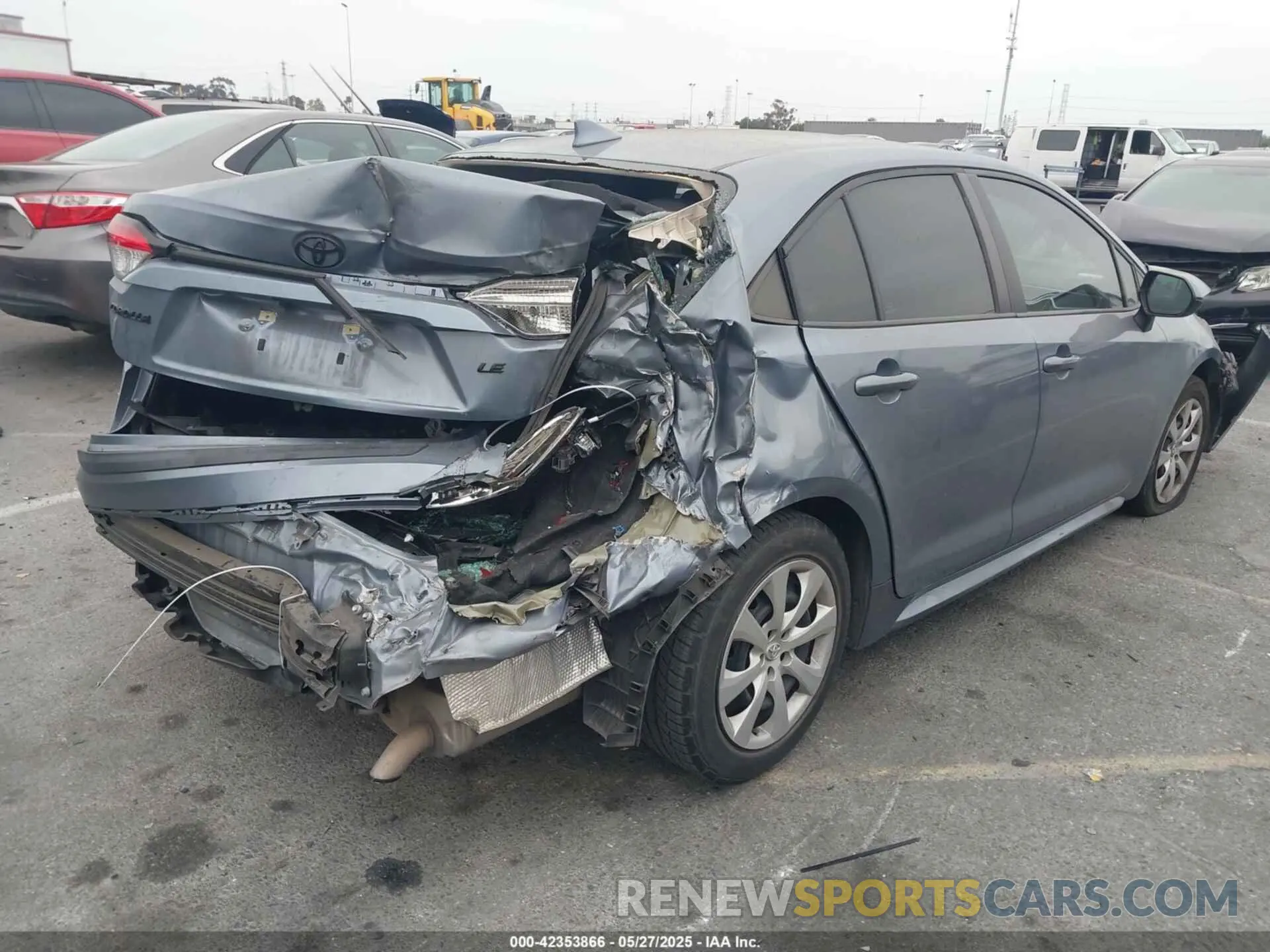 4 Photograph of a damaged car 5YFEPMAE5NP305266 TOYOTA COROLLA 2022