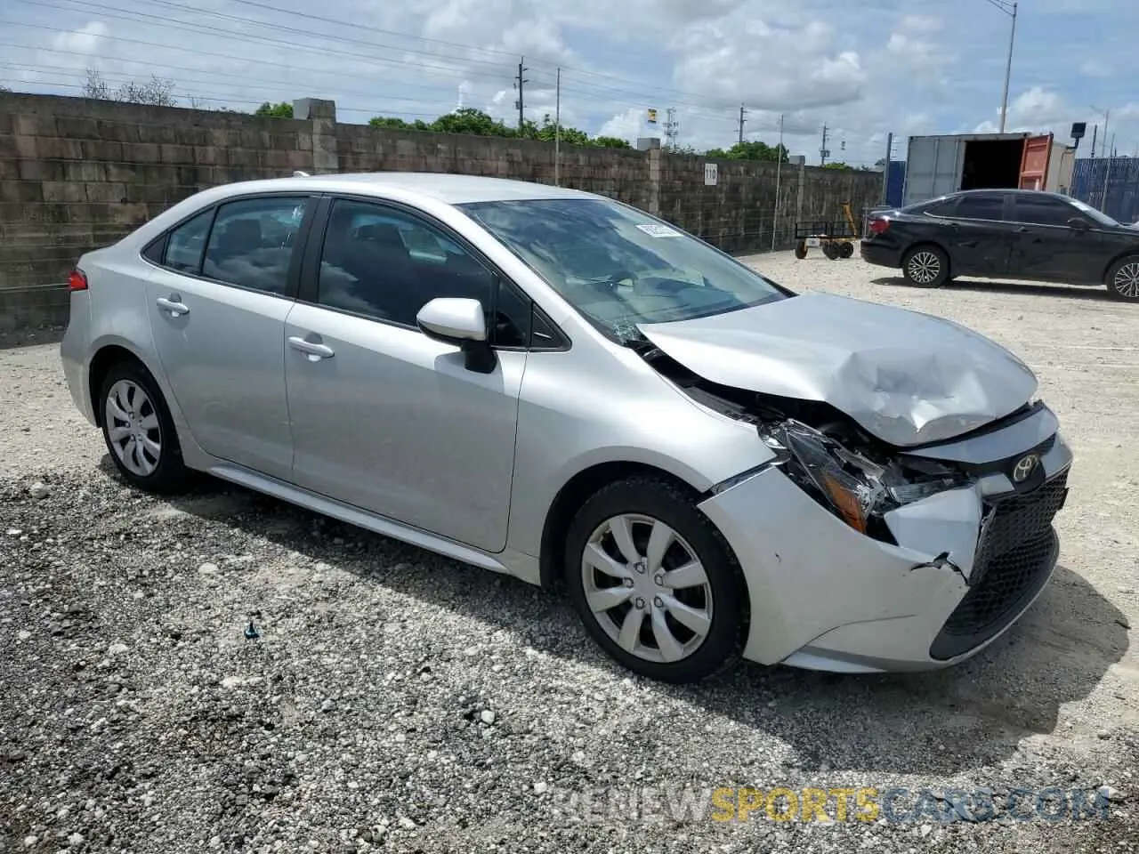 4 Photograph of a damaged car 5YFEPMAE5NP310760 TOYOTA COROLLA 2022