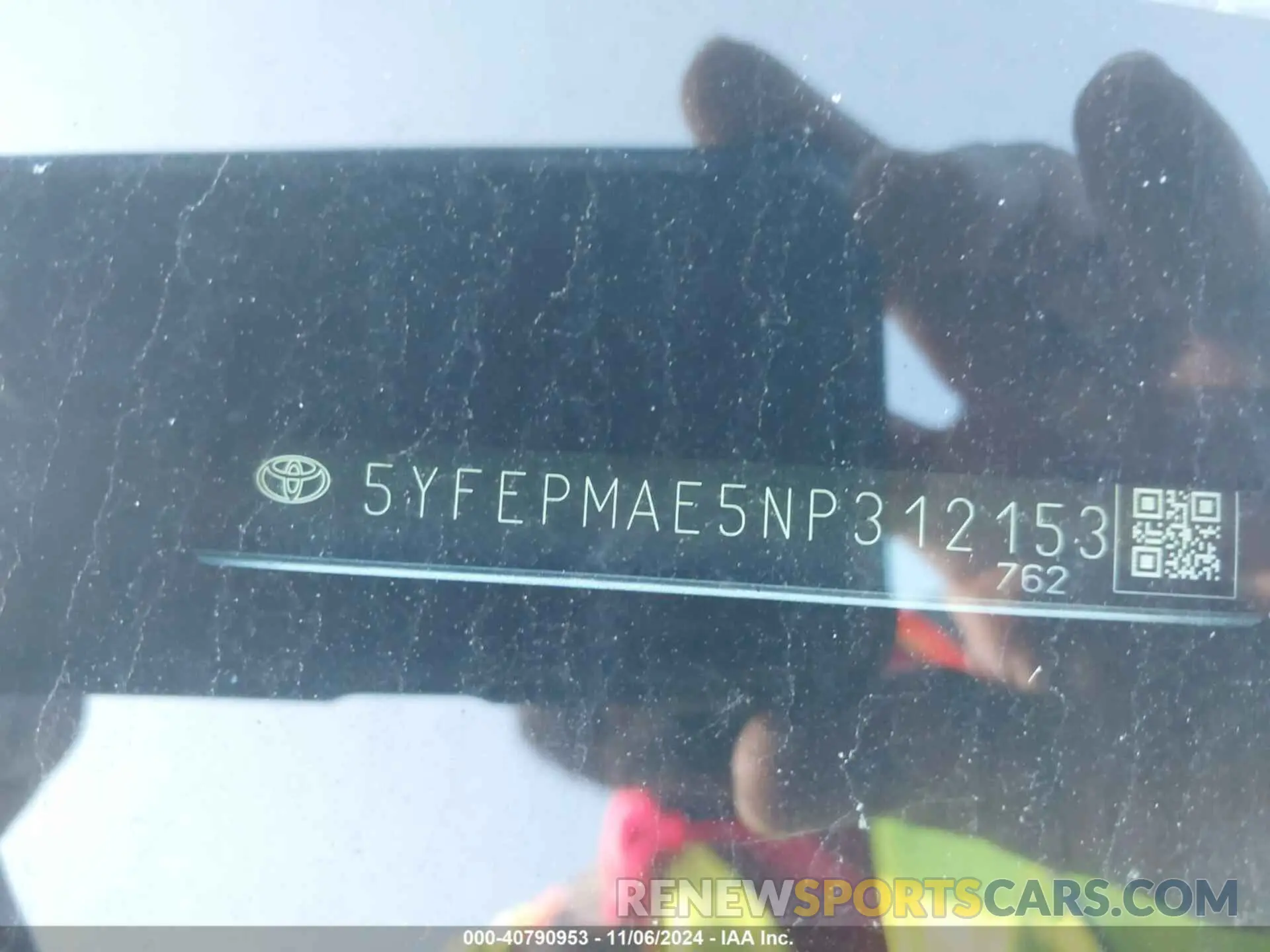 9 Photograph of a damaged car 5YFEPMAE5NP312153 TOYOTA COROLLA 2022
