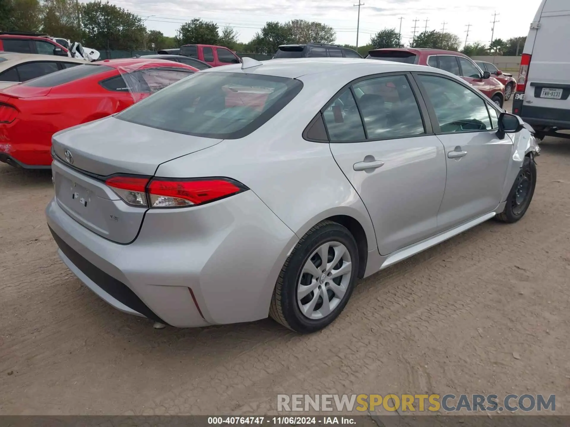4 Photograph of a damaged car 5YFEPMAE5NP313612 TOYOTA COROLLA 2022