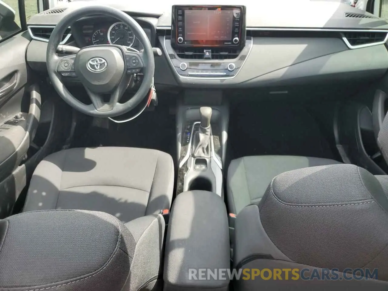 8 Photograph of a damaged car 5YFEPMAE5NP320141 TOYOTA COROLLA 2022