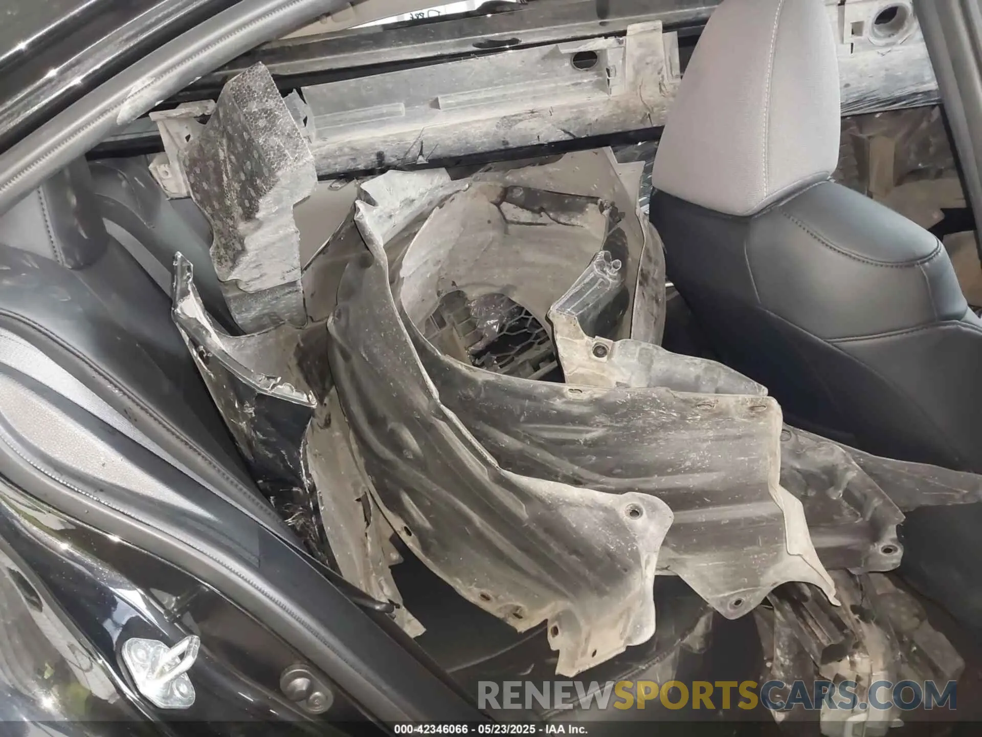 8 Photograph of a damaged car 5YFEPMAE5NP330412 TOYOTA COROLLA 2022