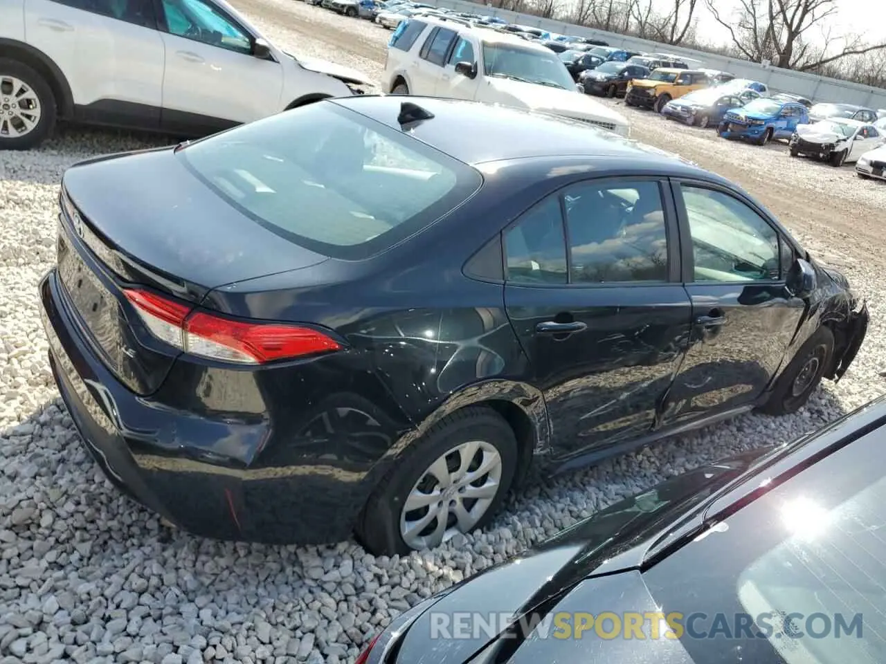 3 Photograph of a damaged car 5YFEPMAE5NP330541 TOYOTA COROLLA 2022