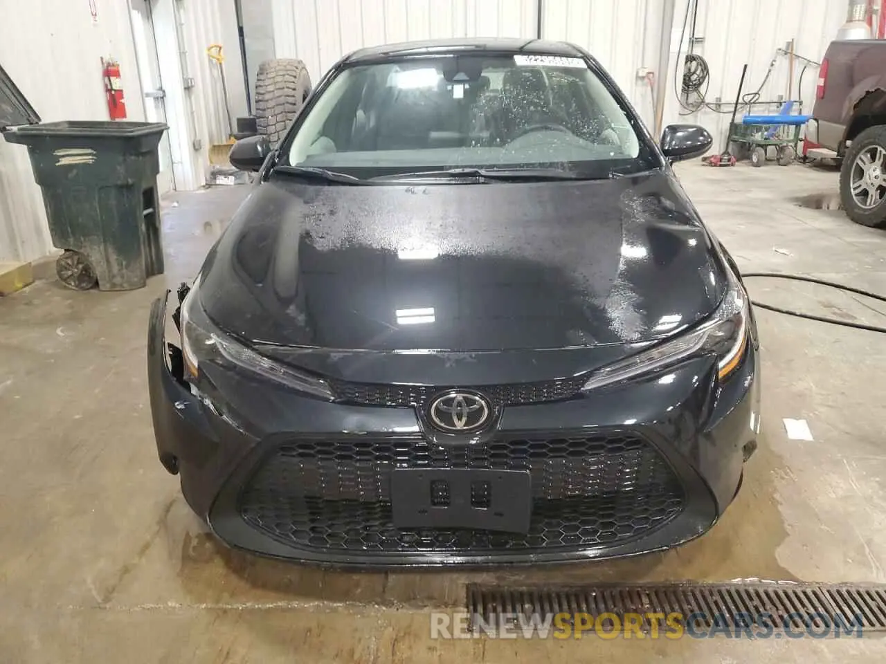 5 Photograph of a damaged car 5YFEPMAE5NP330541 TOYOTA COROLLA 2022