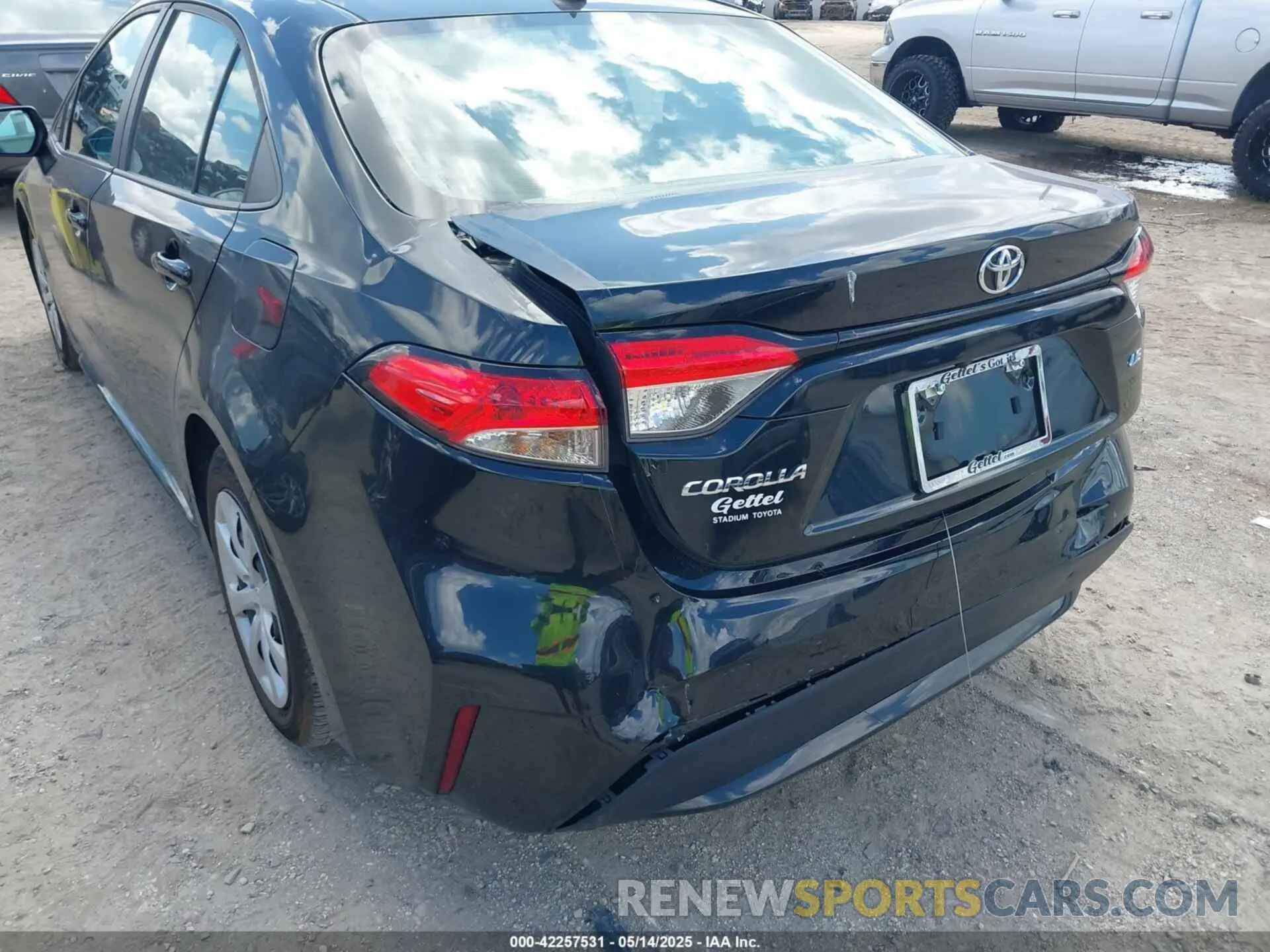 6 Photograph of a damaged car 5YFEPMAE5NP332337 TOYOTA COROLLA 2022