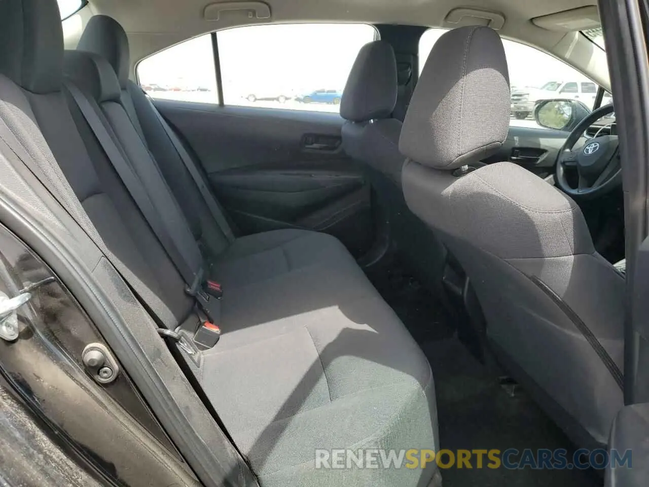 10 Photograph of a damaged car 5YFEPMAE5NP343399 TOYOTA COROLLA 2022