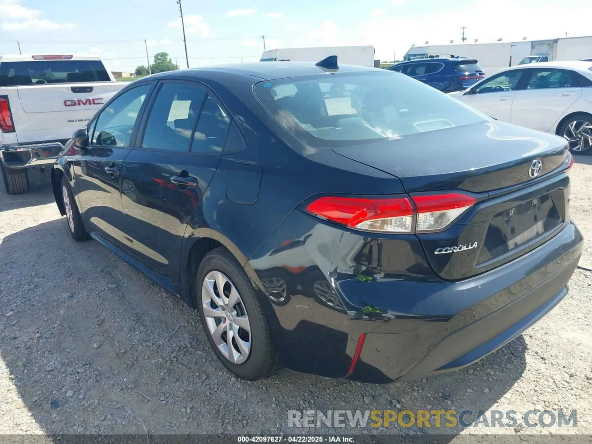 3 Photograph of a damaged car 5YFEPMAE5NP347162 TOYOTA COROLLA 2022