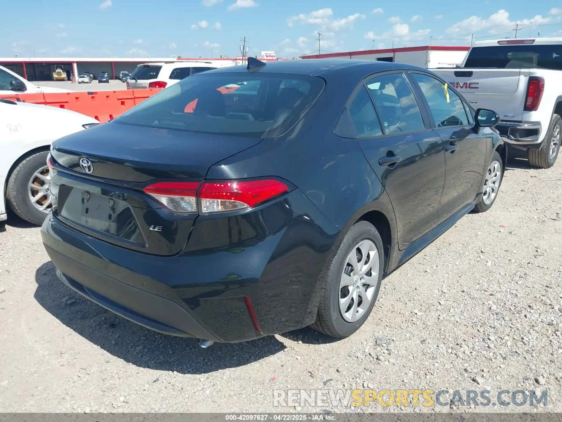 4 Photograph of a damaged car 5YFEPMAE5NP347162 TOYOTA COROLLA 2022