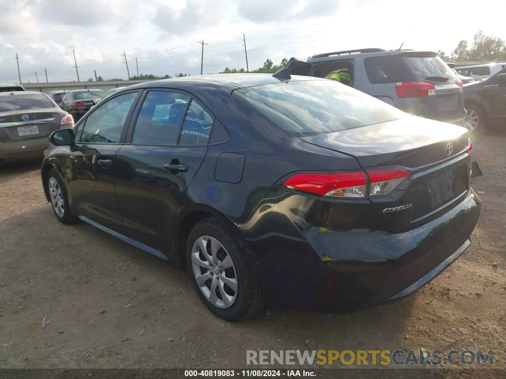 3 Photograph of a damaged car 5YFEPMAE5NP357643 TOYOTA COROLLA 2022