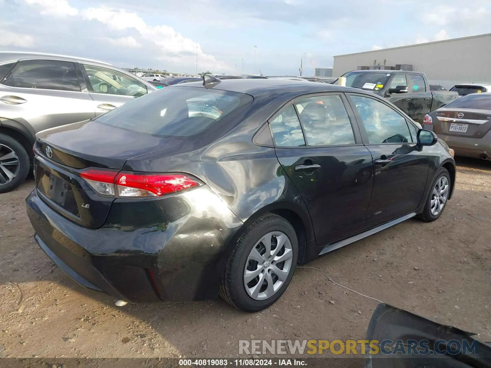 4 Photograph of a damaged car 5YFEPMAE5NP357643 TOYOTA COROLLA 2022