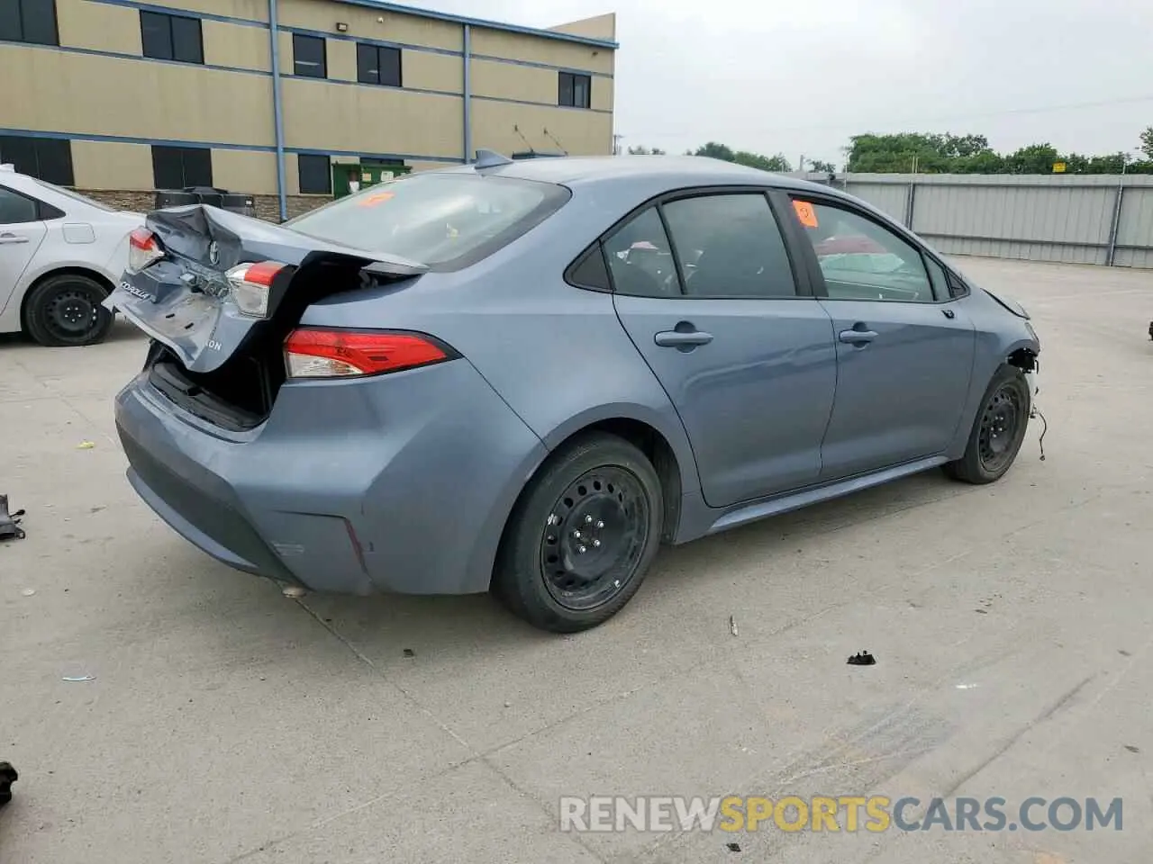 3 Photograph of a damaged car 5YFEPMAE5NP362440 TOYOTA COROLLA 2022