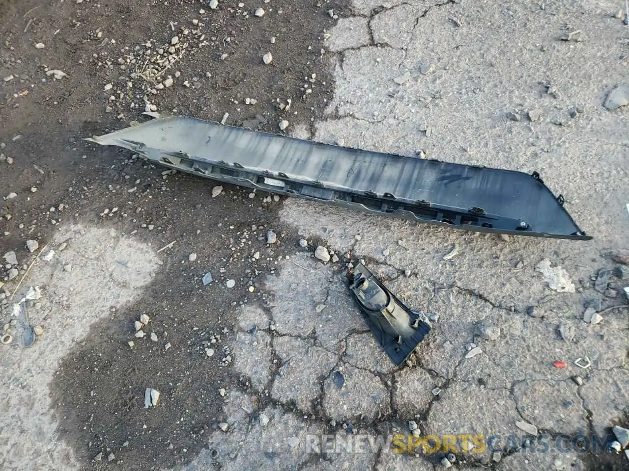 12 Photograph of a damaged car 5YFEPMAE5NP367590 TOYOTA COROLLA 2022