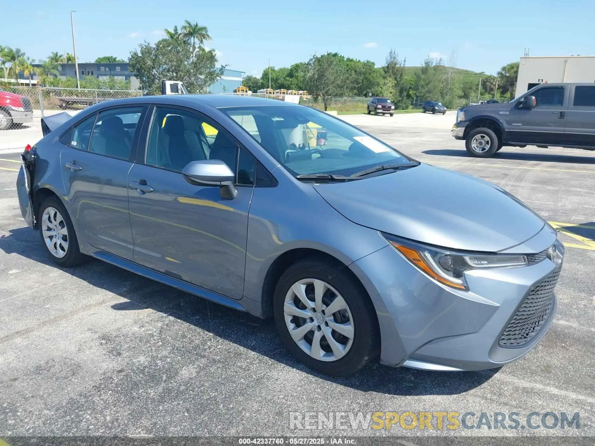 1 Photograph of a damaged car 5YFEPMAE5NP370604 TOYOTA COROLLA 2022