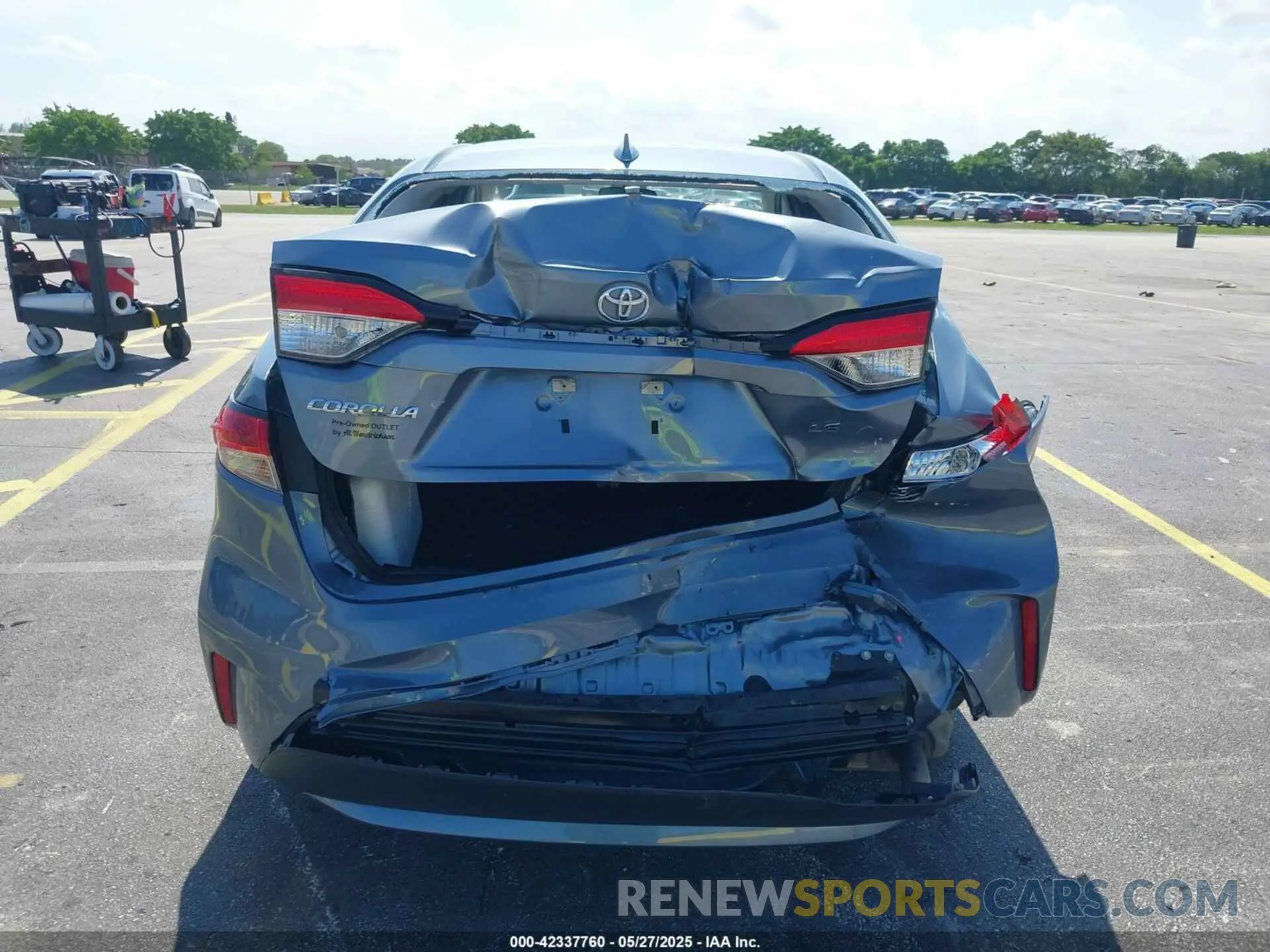 16 Photograph of a damaged car 5YFEPMAE5NP370604 TOYOTA COROLLA 2022