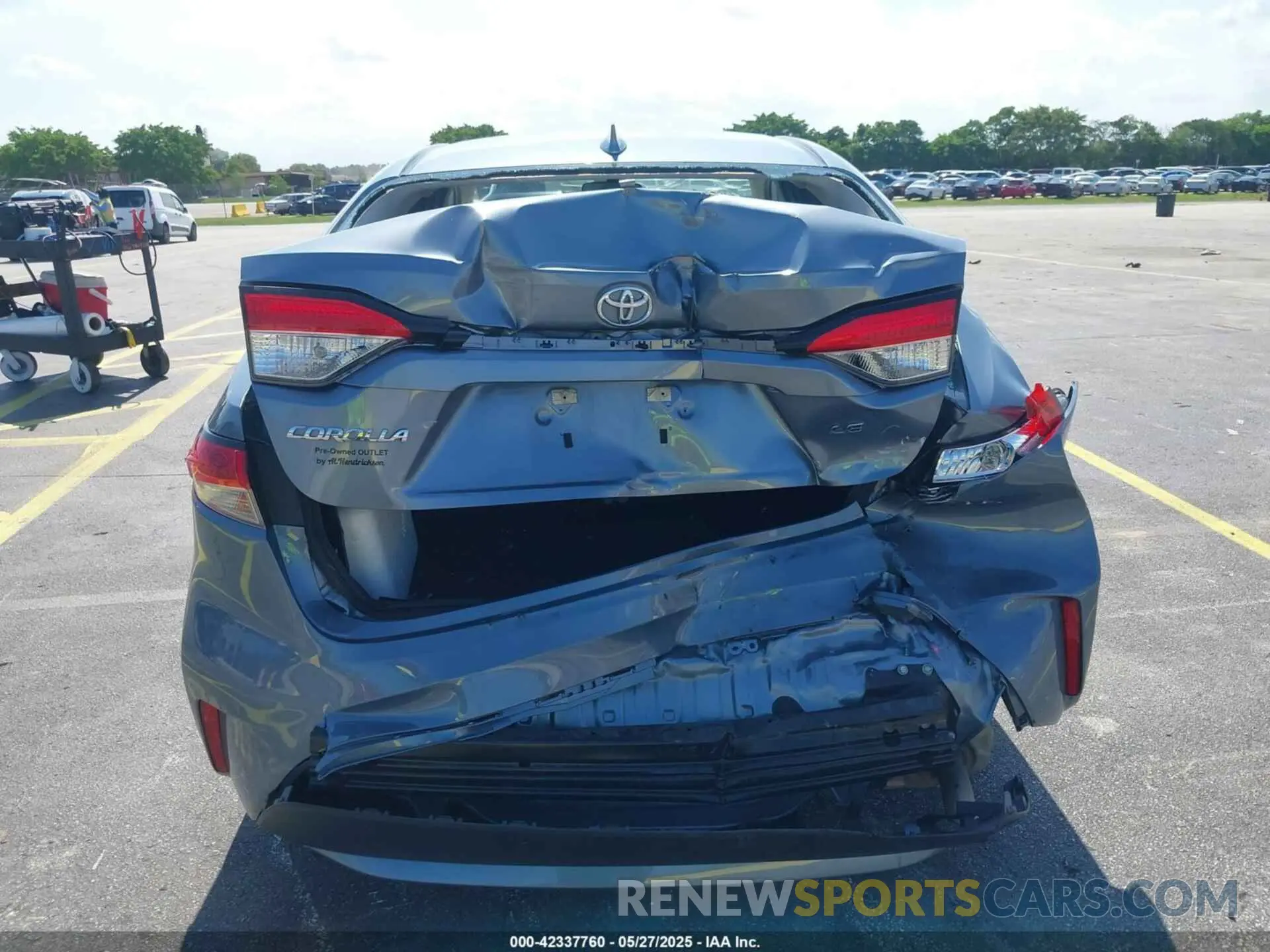 6 Photograph of a damaged car 5YFEPMAE5NP370604 TOYOTA COROLLA 2022
