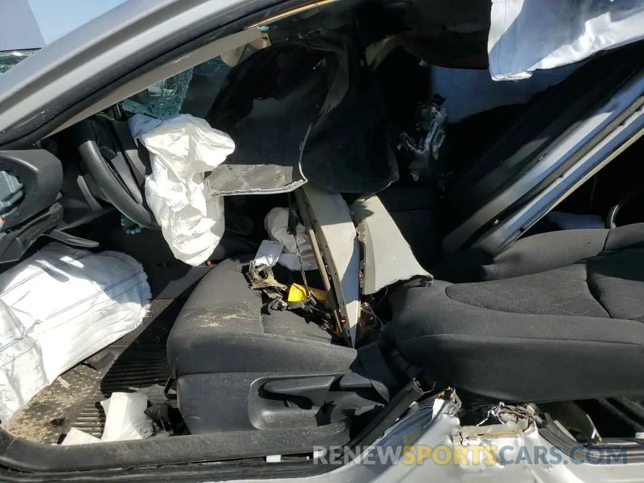 7 Photograph of a damaged car 5YFEPMAE5NP373020 TOYOTA COROLLA 2022