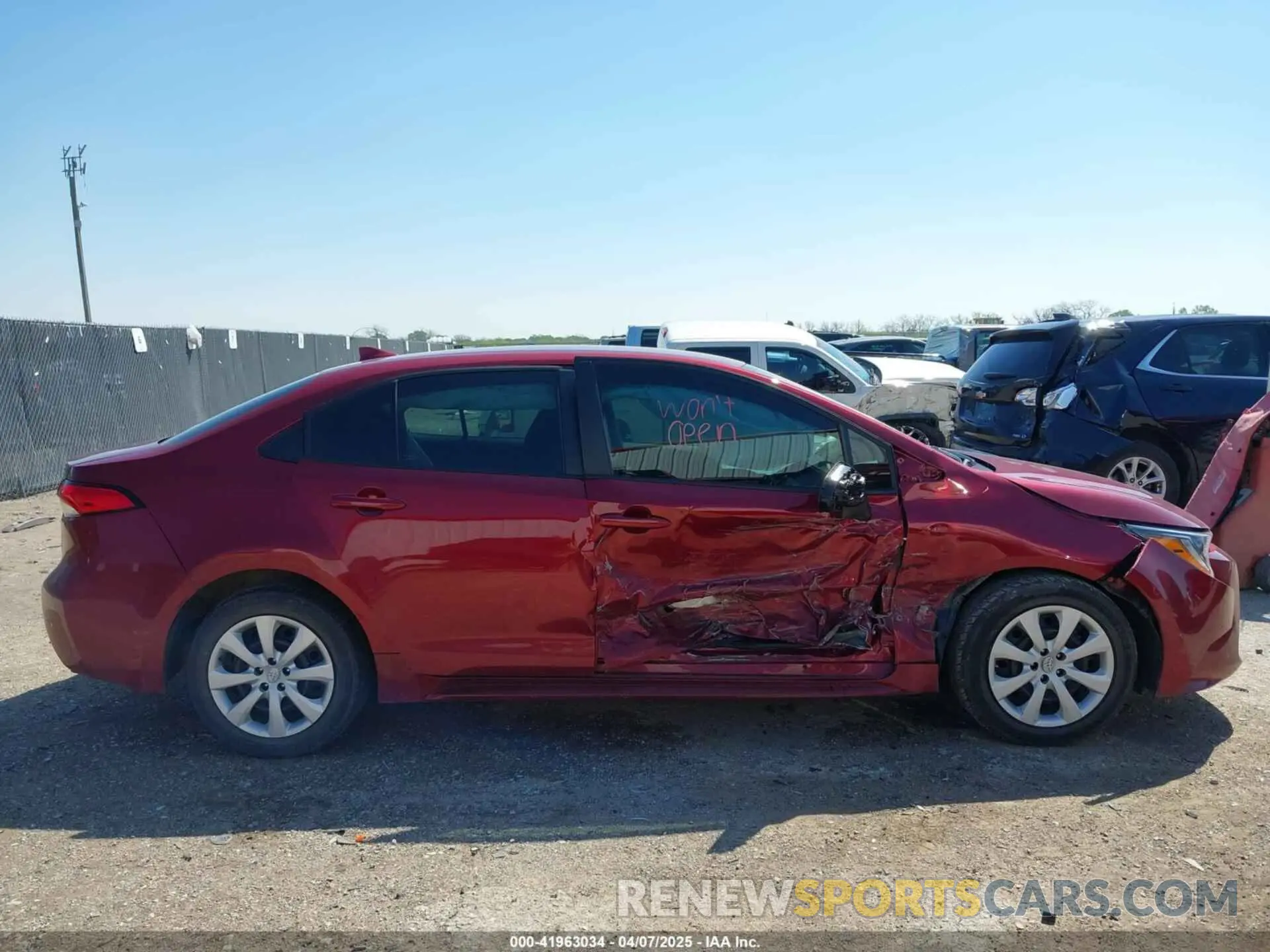 14 Photograph of a damaged car 5YFEPMAE5NP381327 TOYOTA COROLLA 2022