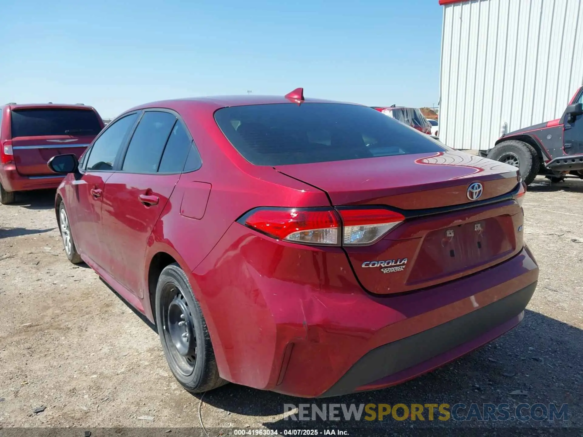 3 Photograph of a damaged car 5YFEPMAE5NP381327 TOYOTA COROLLA 2022