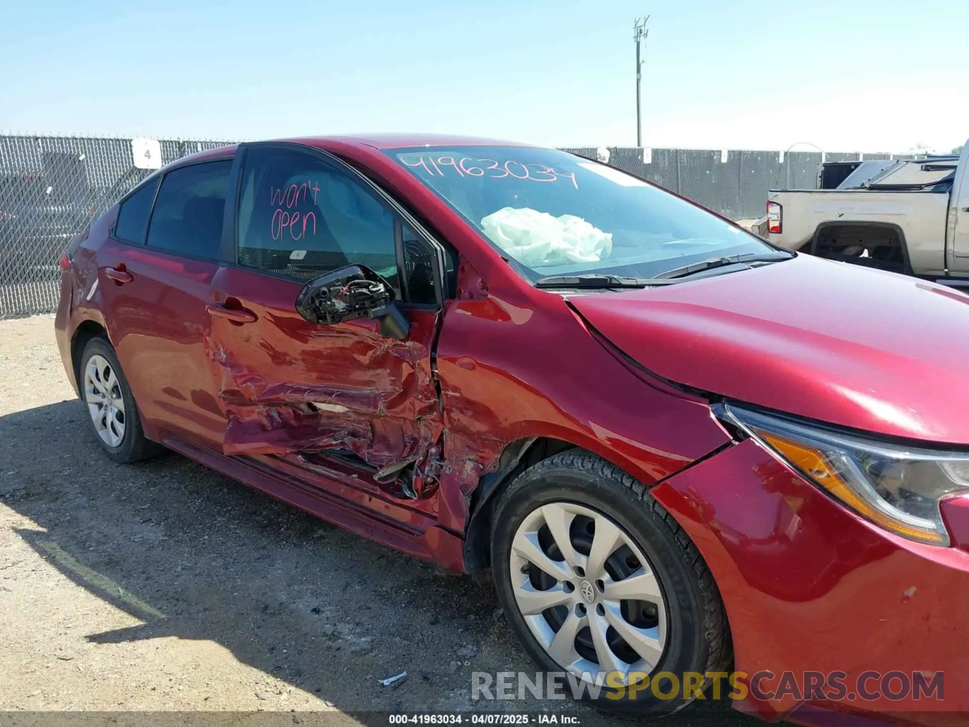 6 Photograph of a damaged car 5YFEPMAE5NP381327 TOYOTA COROLLA 2022