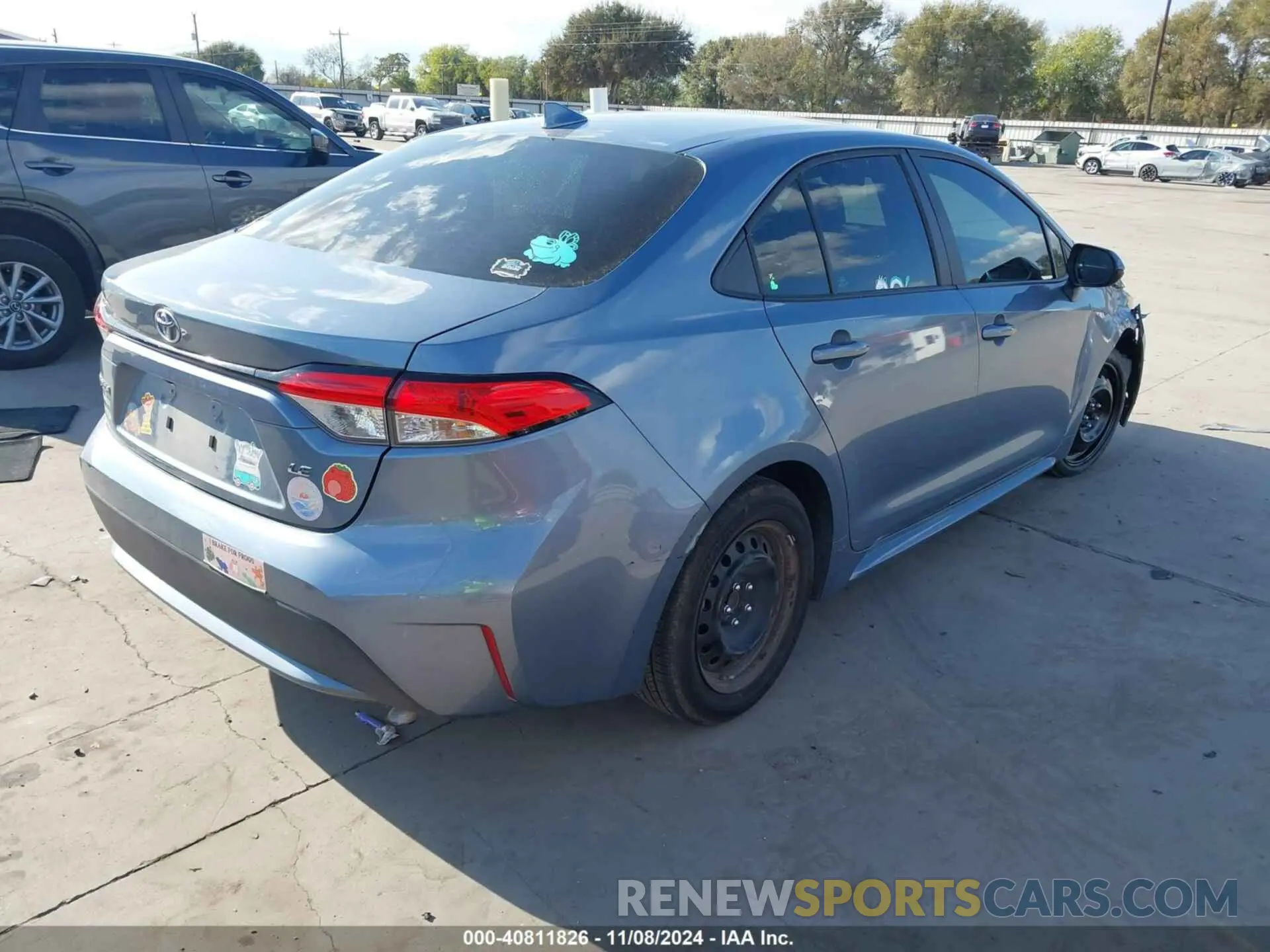 4 Photograph of a damaged car 5YFEPMAE5NP381473 TOYOTA COROLLA 2022