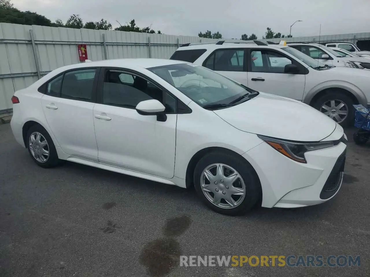 4 Photograph of a damaged car 5YFEPMAE5NP387760 TOYOTA COROLLA 2022